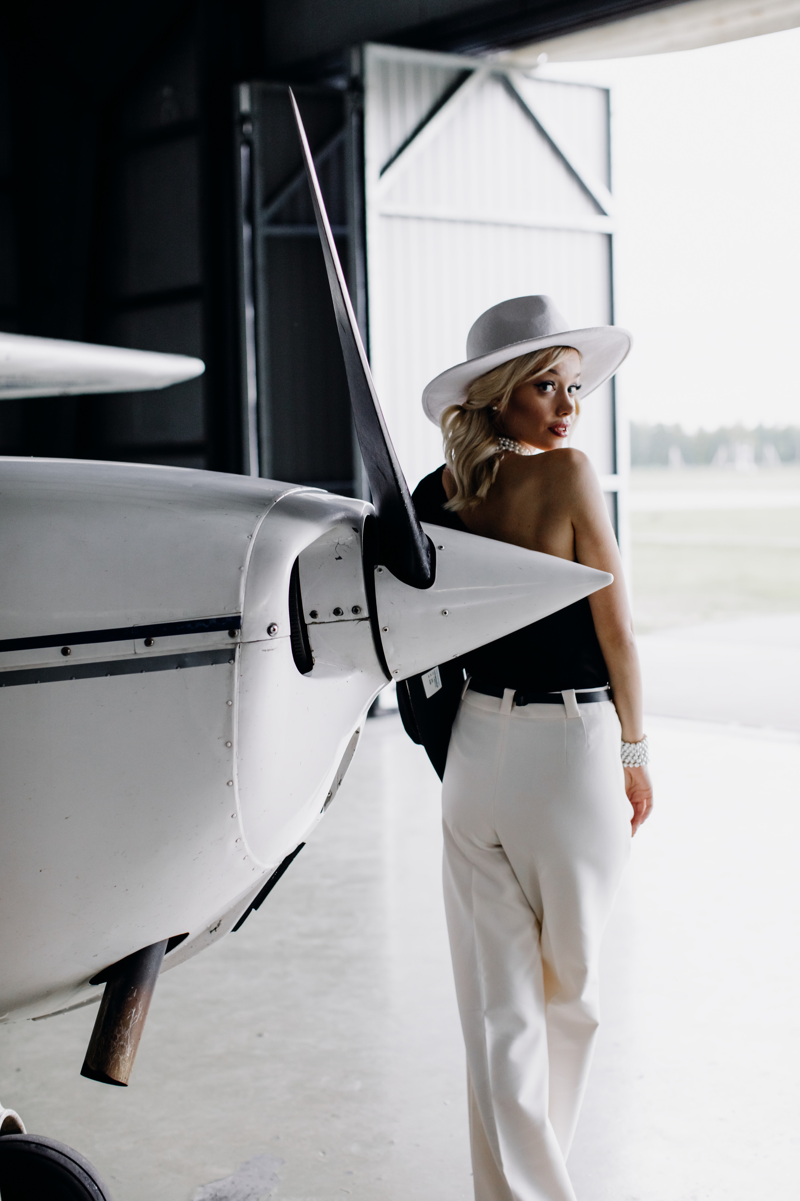 Съемка на аэродроме с самолетом. Фотограф в Москве Ольга Сатони