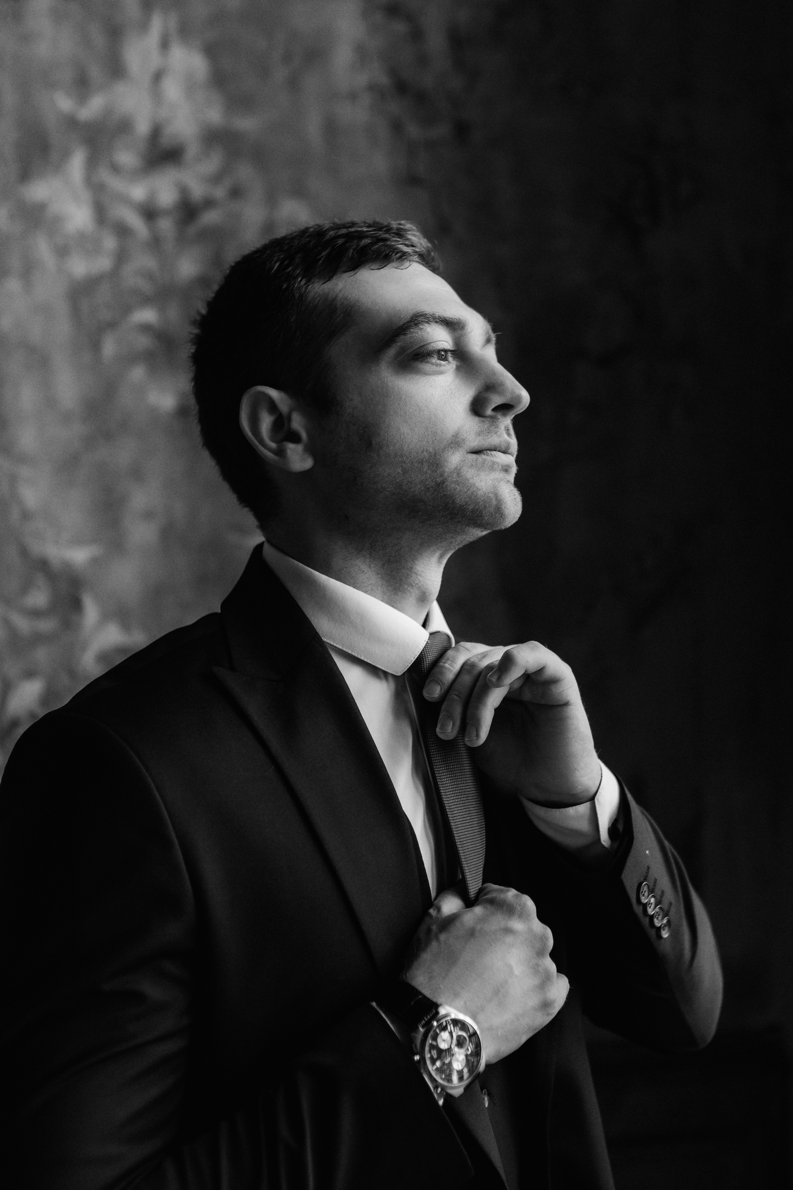 Портрет жениха чб черно-белый