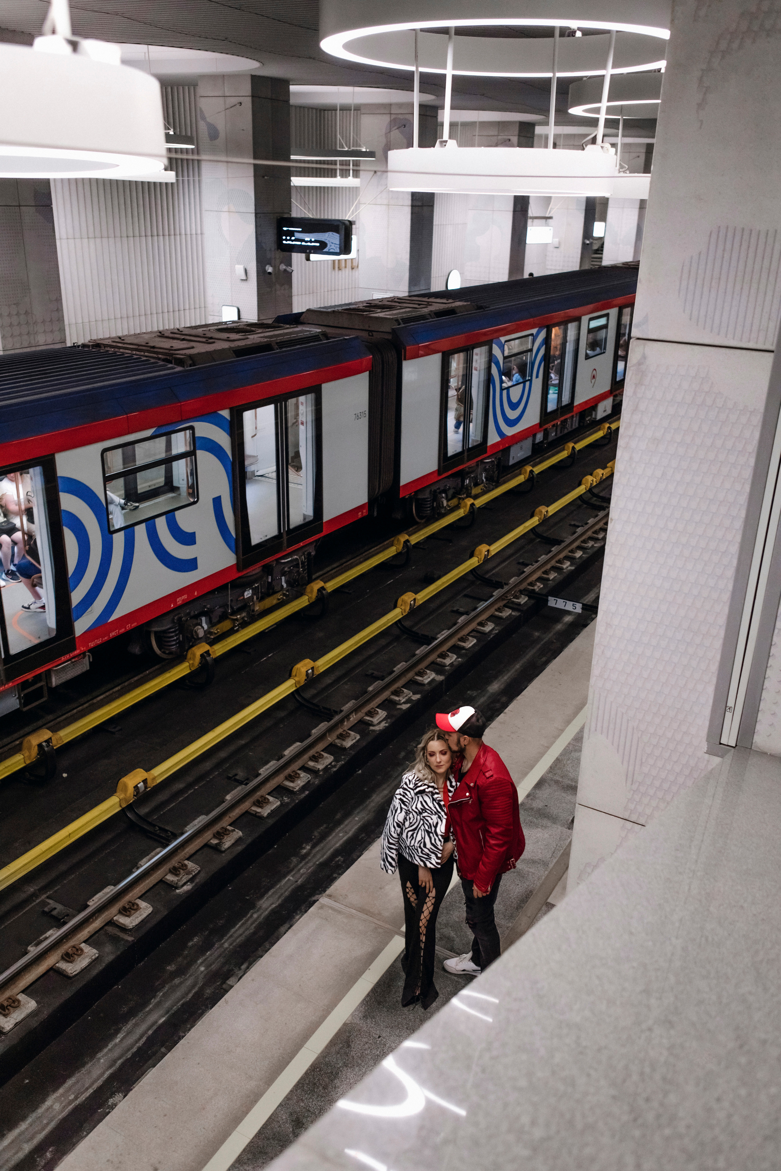 Миша и Даша Метро. Фотограф в Москве Ольга Сатони