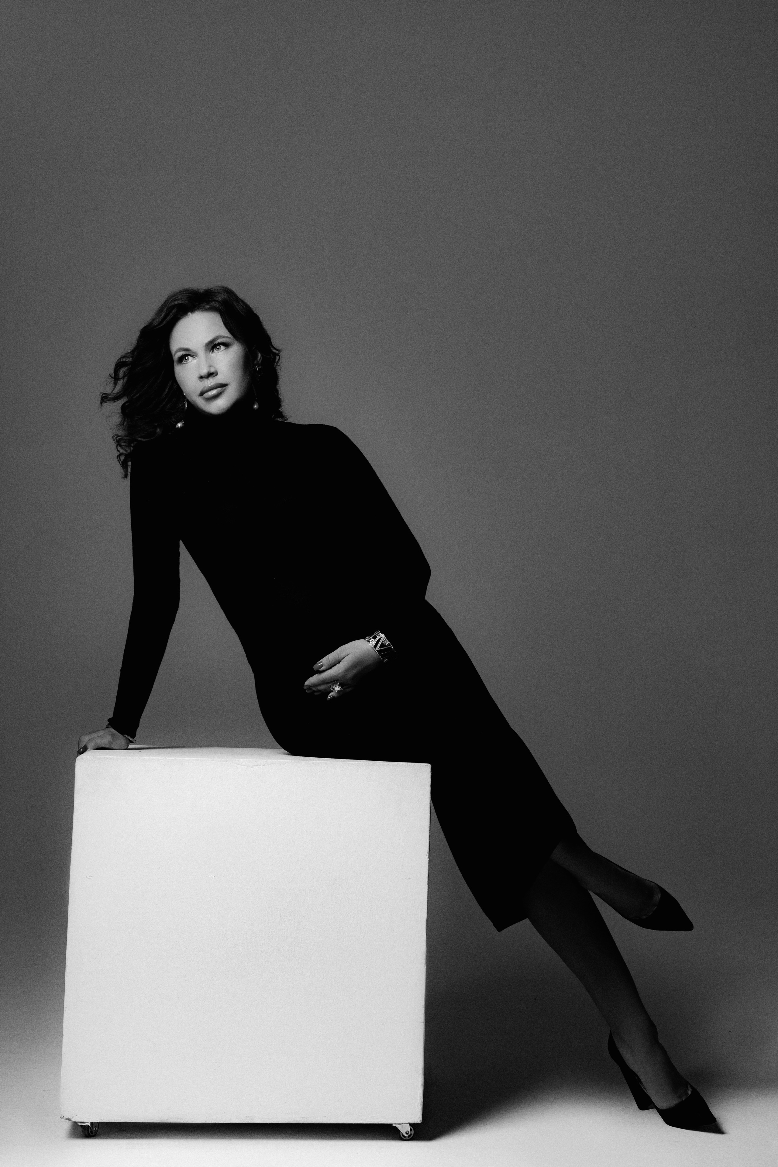 Черно-белое фото беременной на 35 неделе