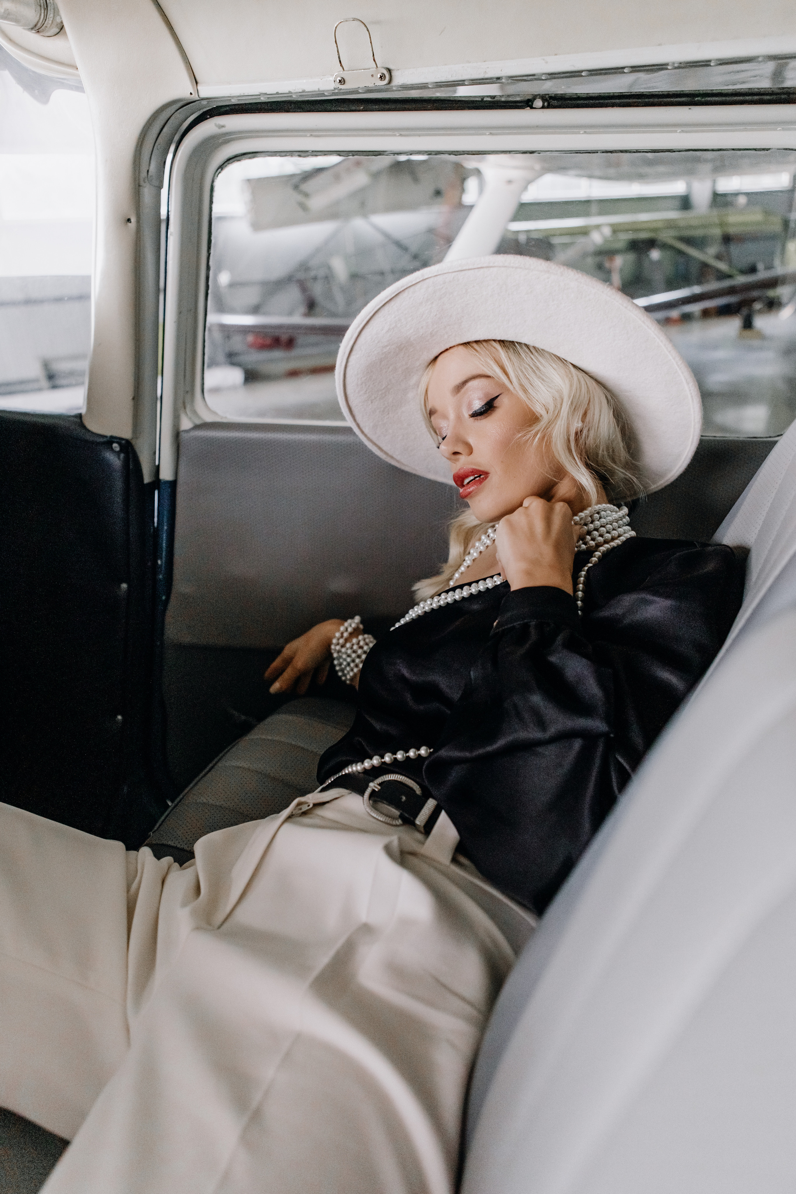 Съемка на аэродроме с самолетом. Фотограф в Москве Ольга Сатони