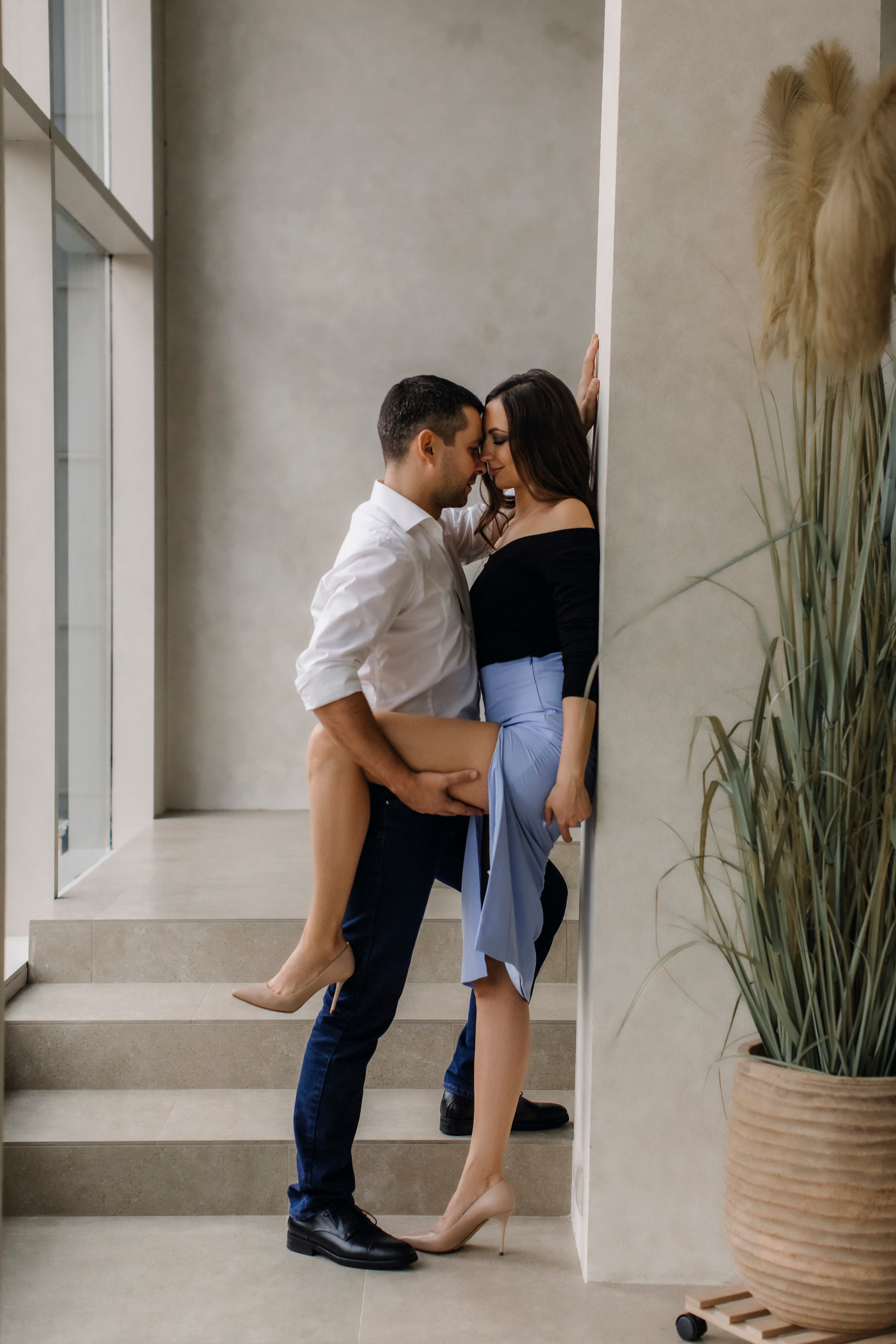 Пара на фотосессии в фотостудии Феймос Famous зал Каир