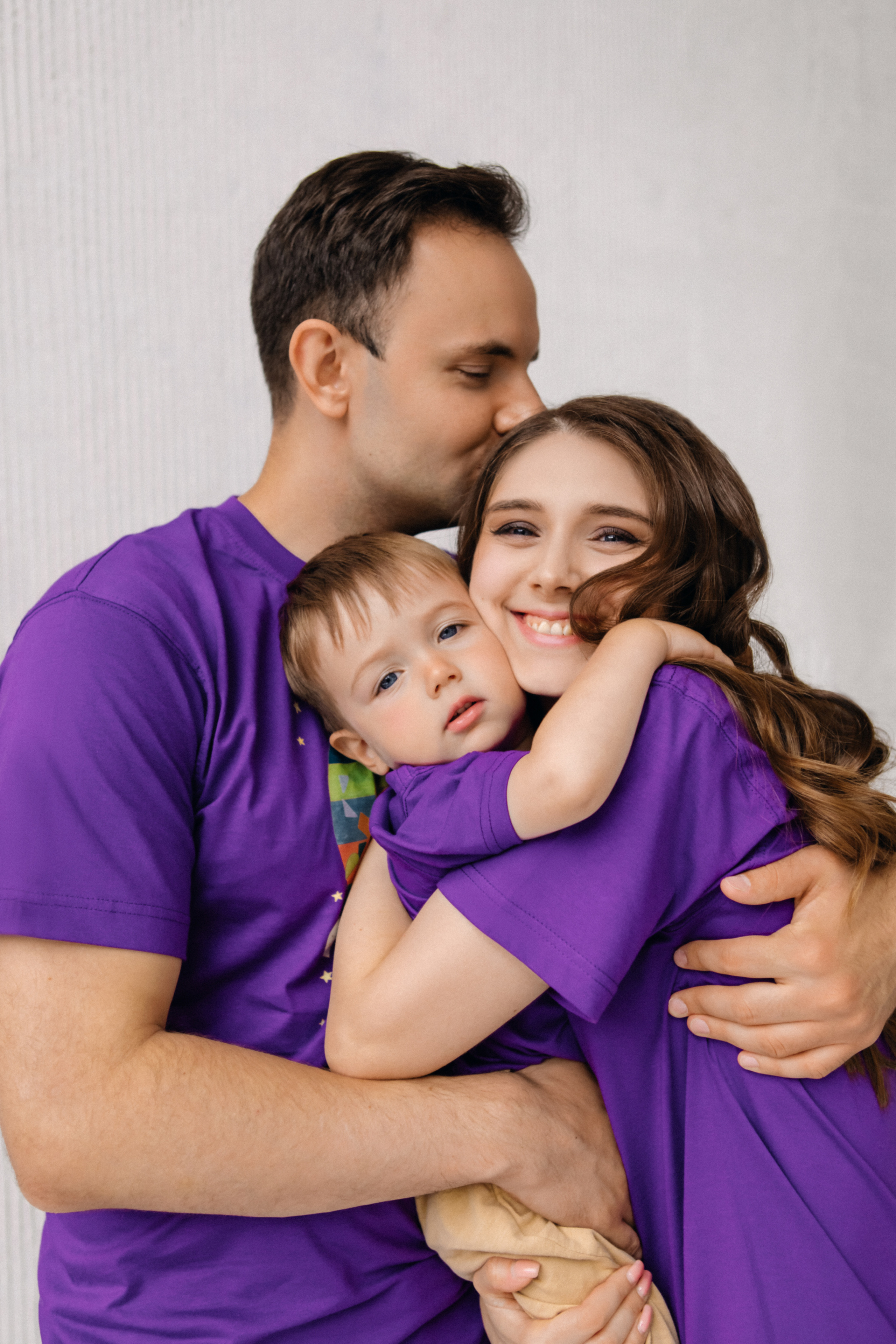 Портрет улыбающейся семьи