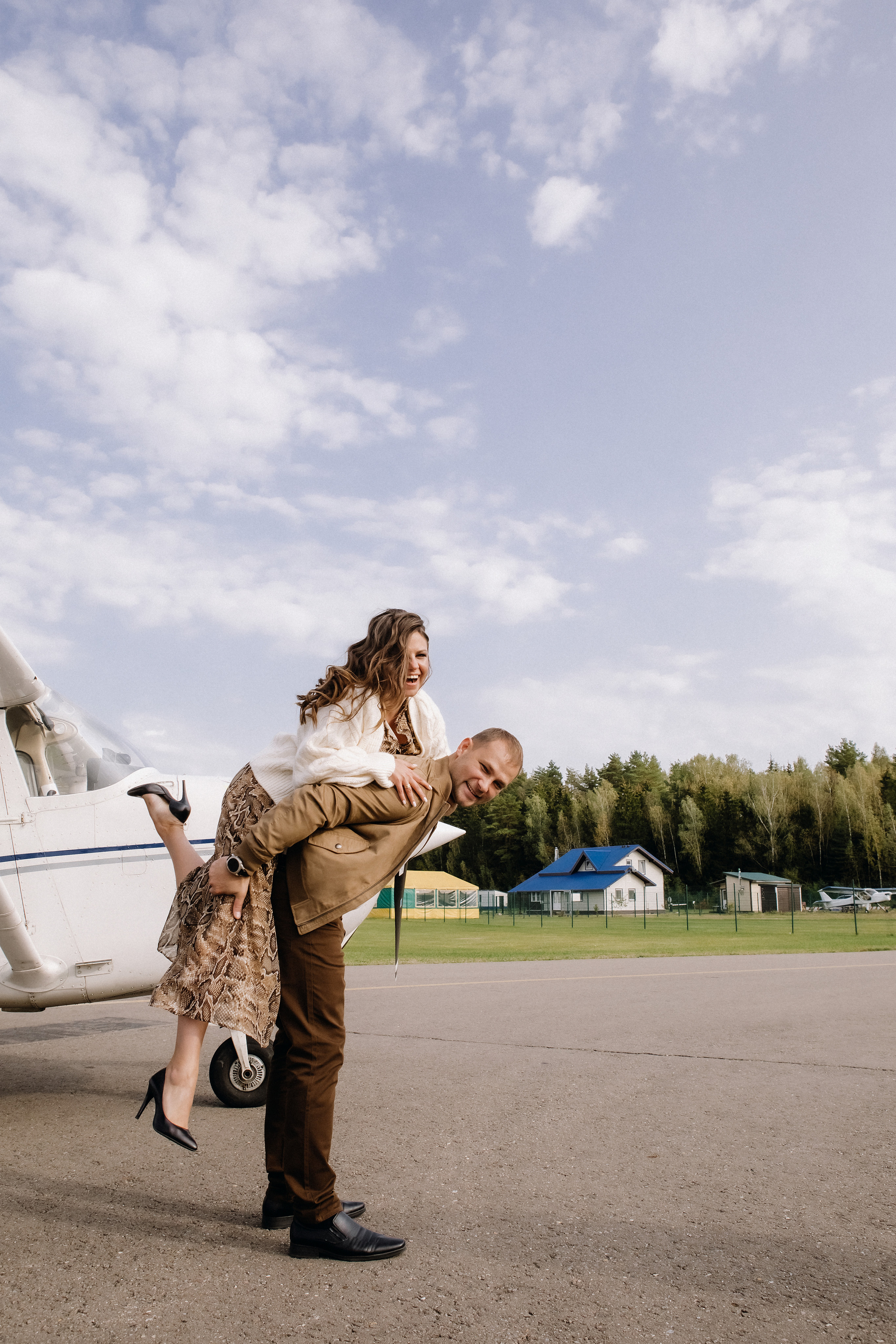 Лавстори на аэродроме. Фотограф в Москве Ольга Сатони