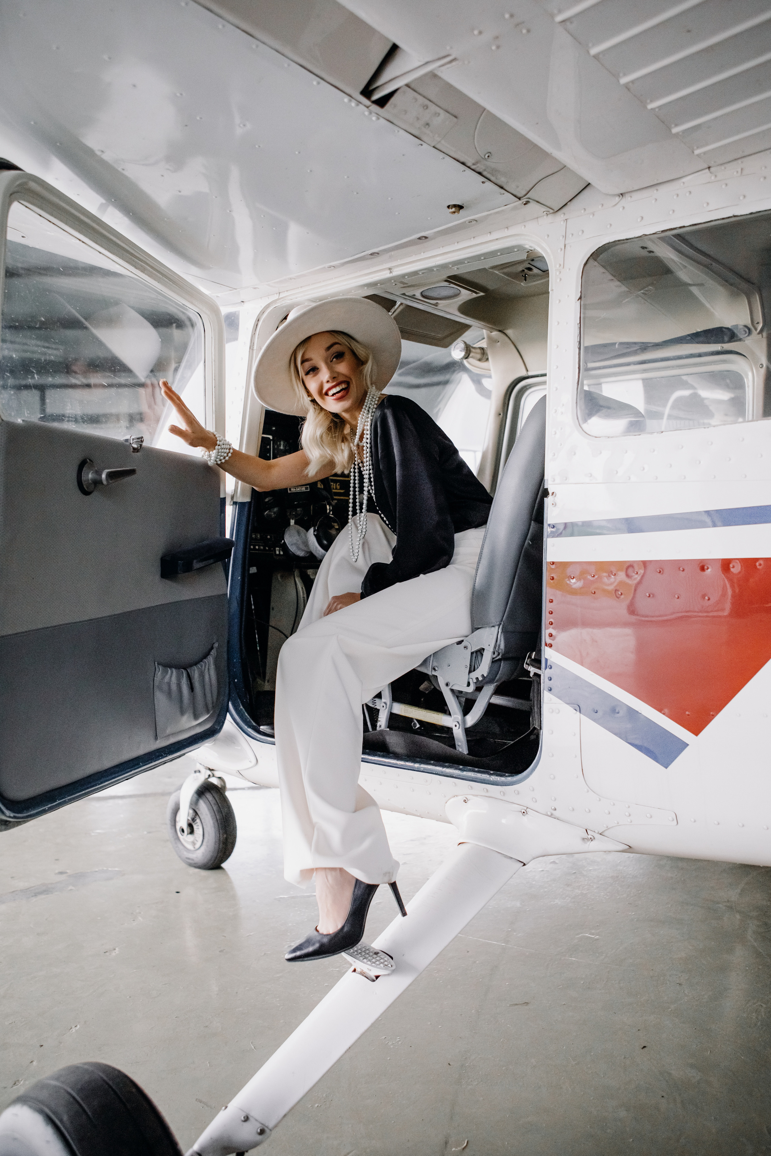 Съемка на аэродроме с самолетом. Фотограф в Москве Ольга Сатони