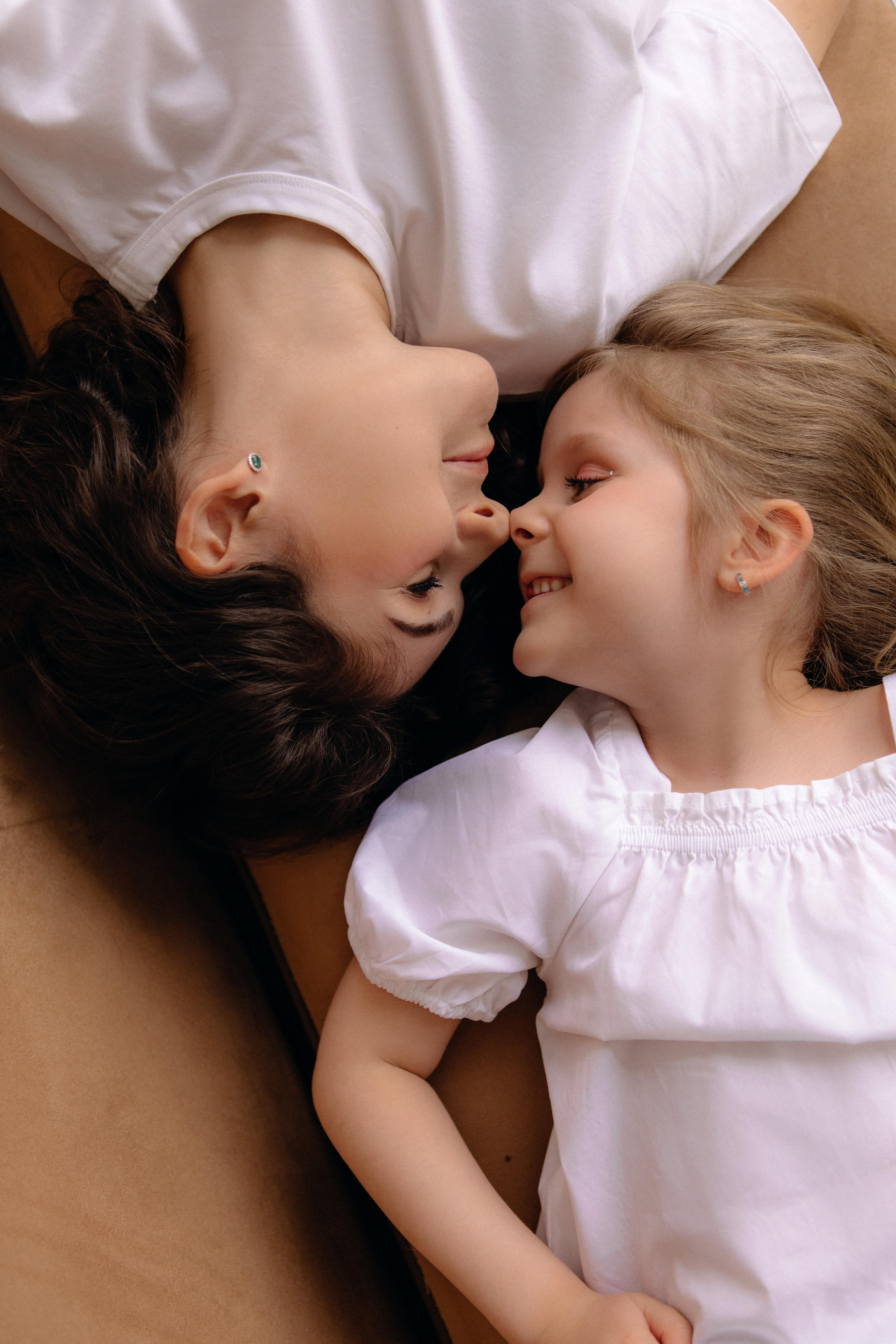 Позирование мама и дочка