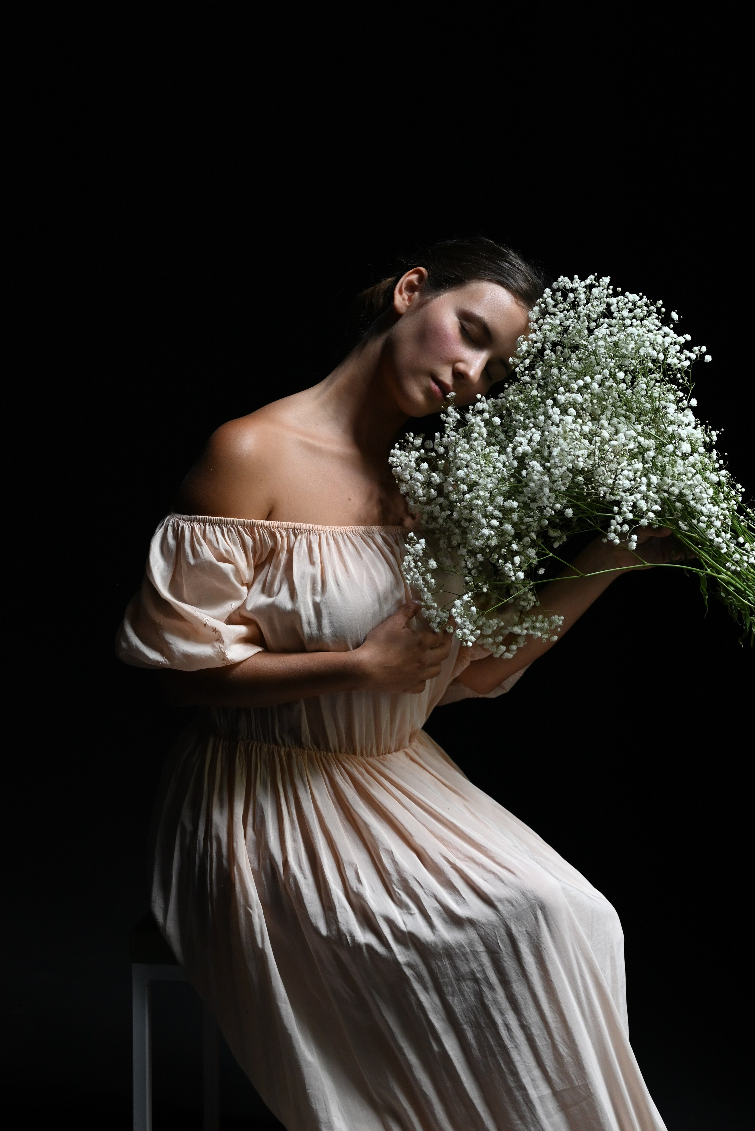 Анна с цветами. Портретный фотограф в Москве Анна Фаустова