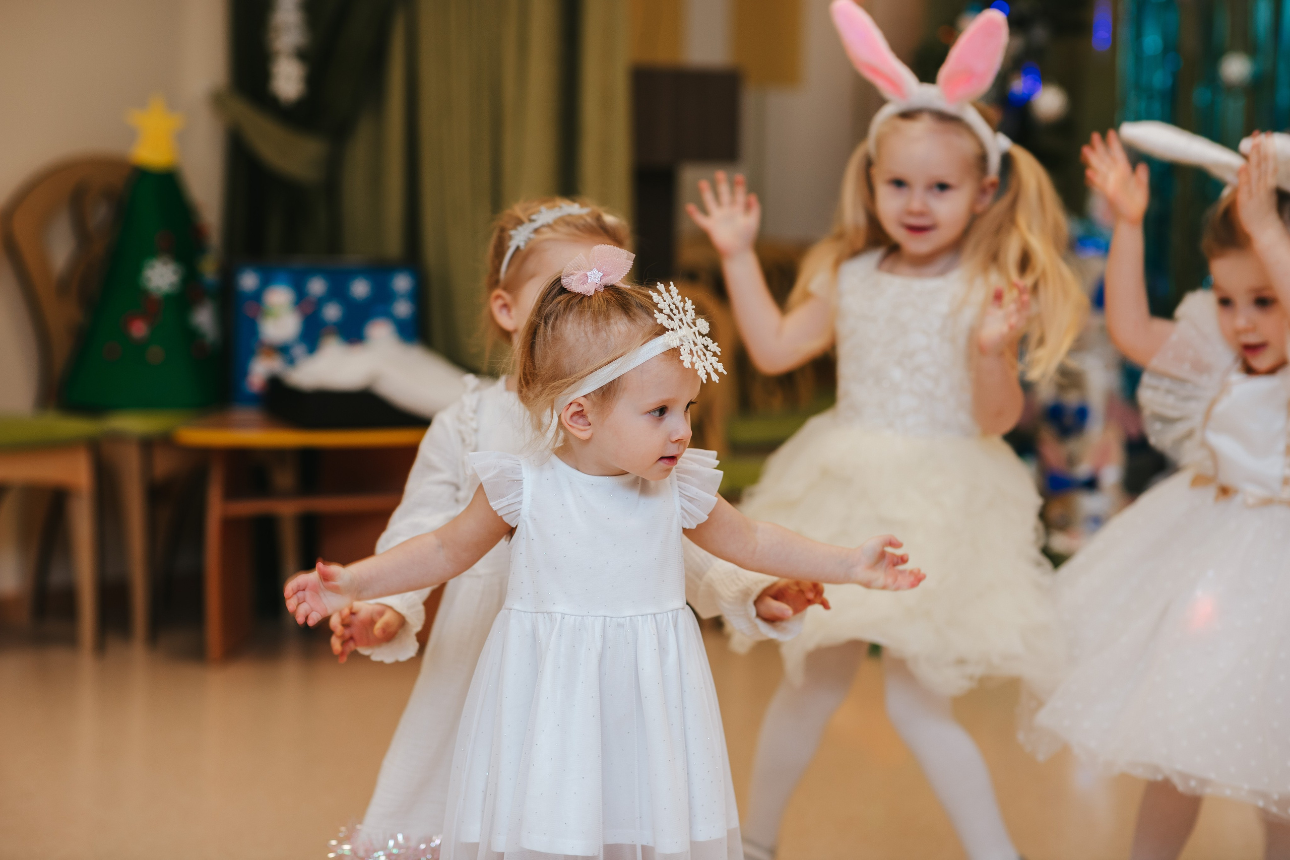 Новогодний утренник в младшей группе. Семейный lifestyle фотограф в Санкт-Петербурге Людмила Пахомова