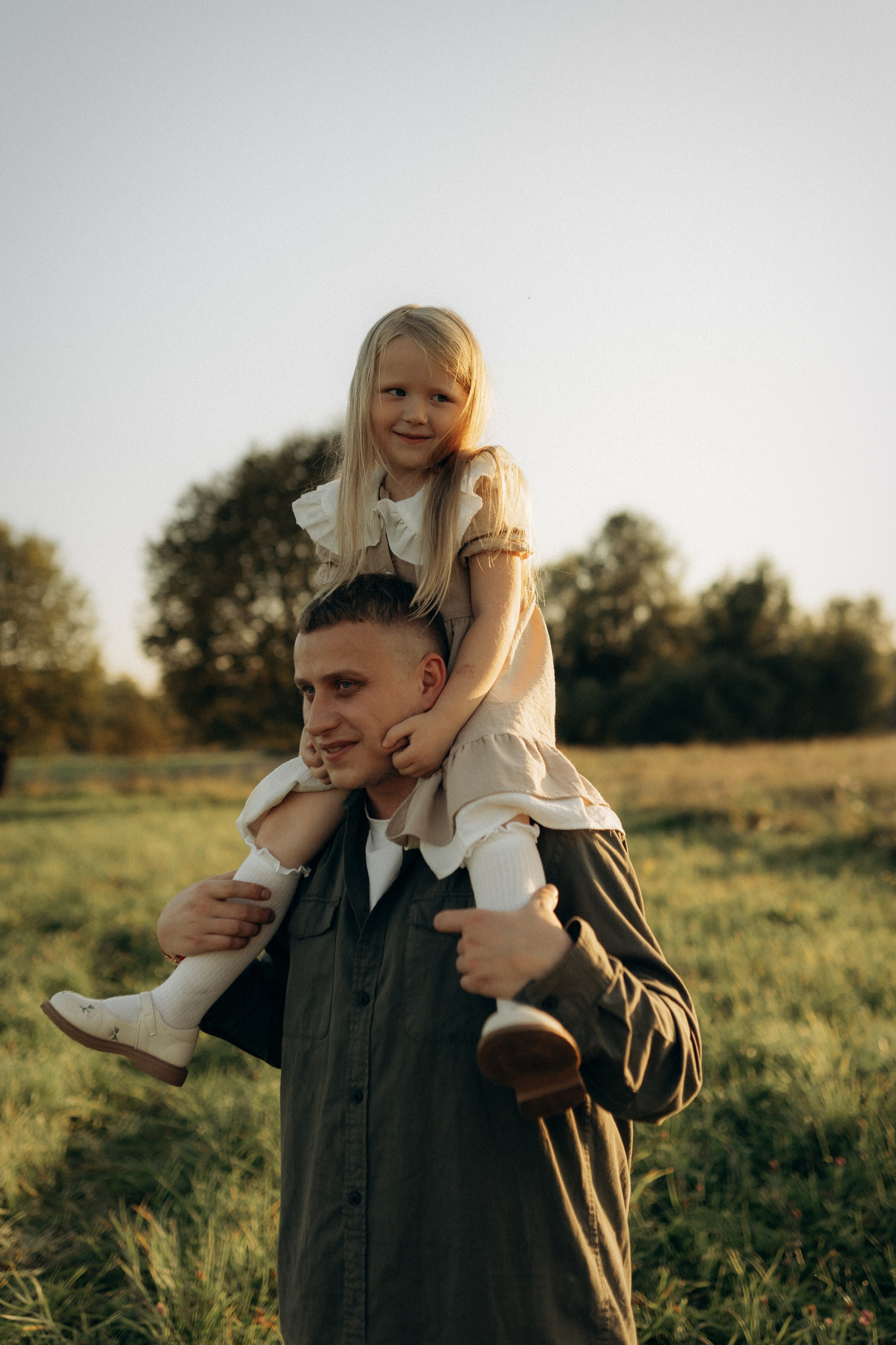 Летний вечер в поле. Семейный lifestyle фотограф в Москве Рената Рафикова