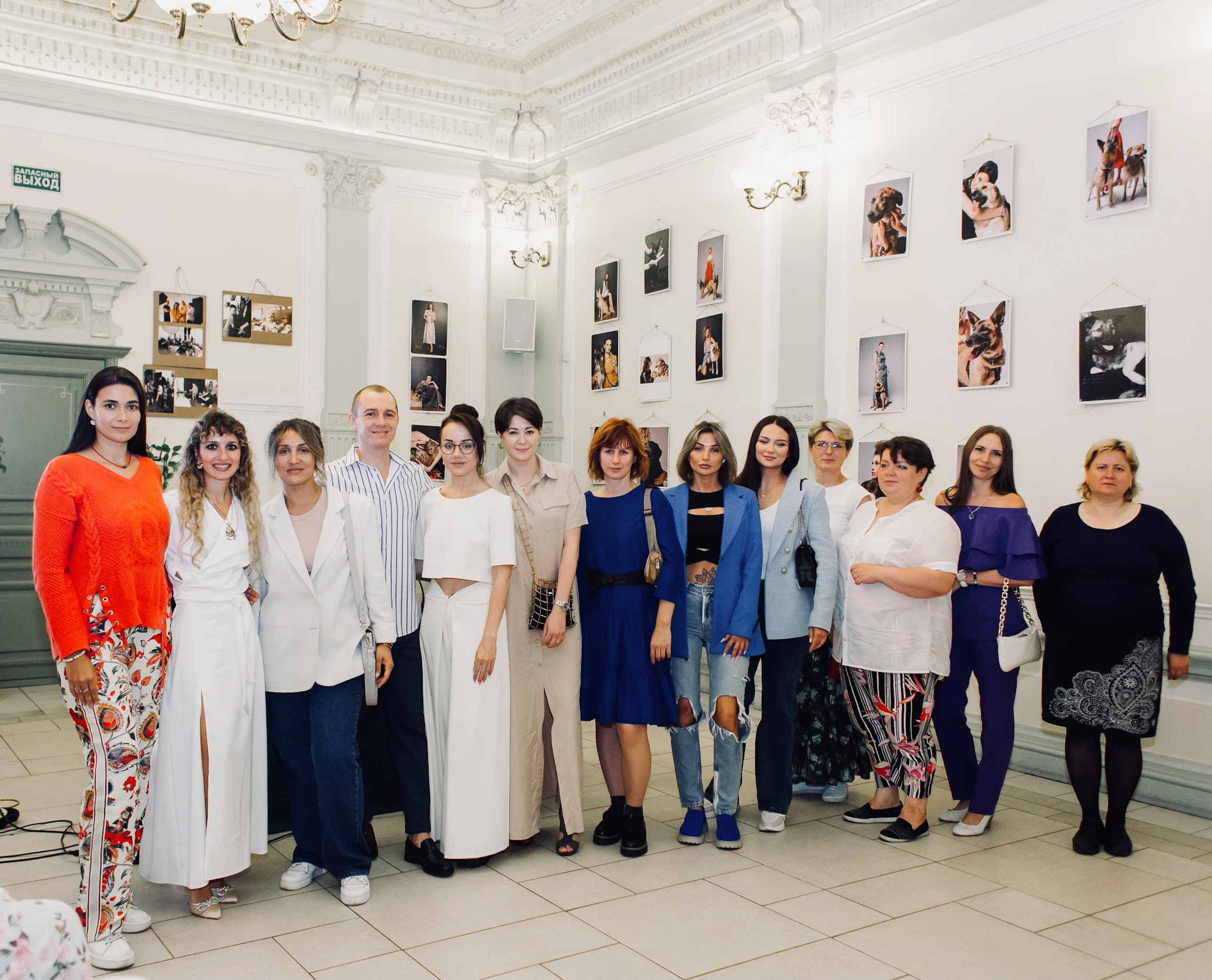 Благотворительная выставка в помощь бездомным животным. Фотограф Алексей Янбаев