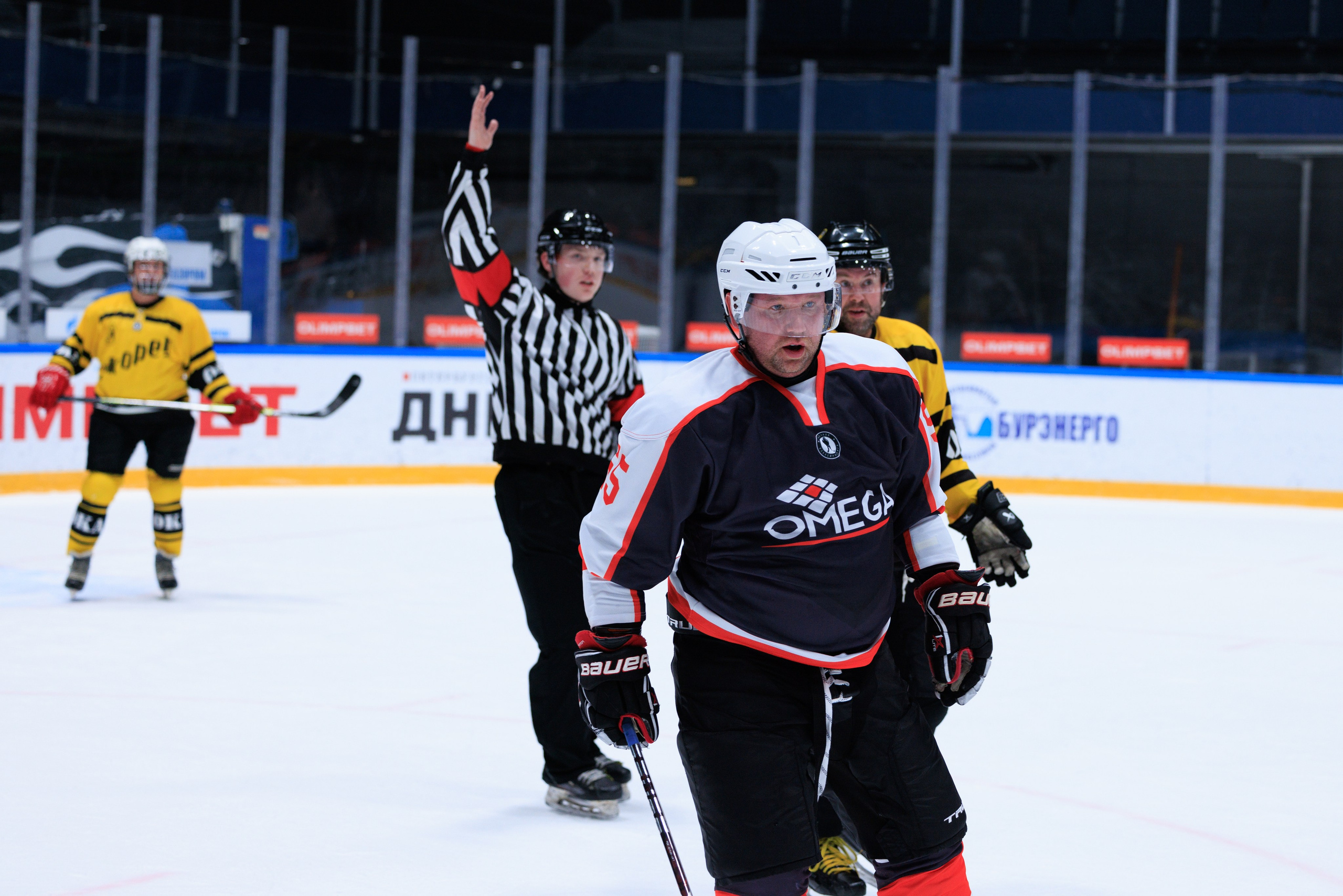 НХЛ Омега — Ижорец (3-2). Фотограф Александр Заломаев