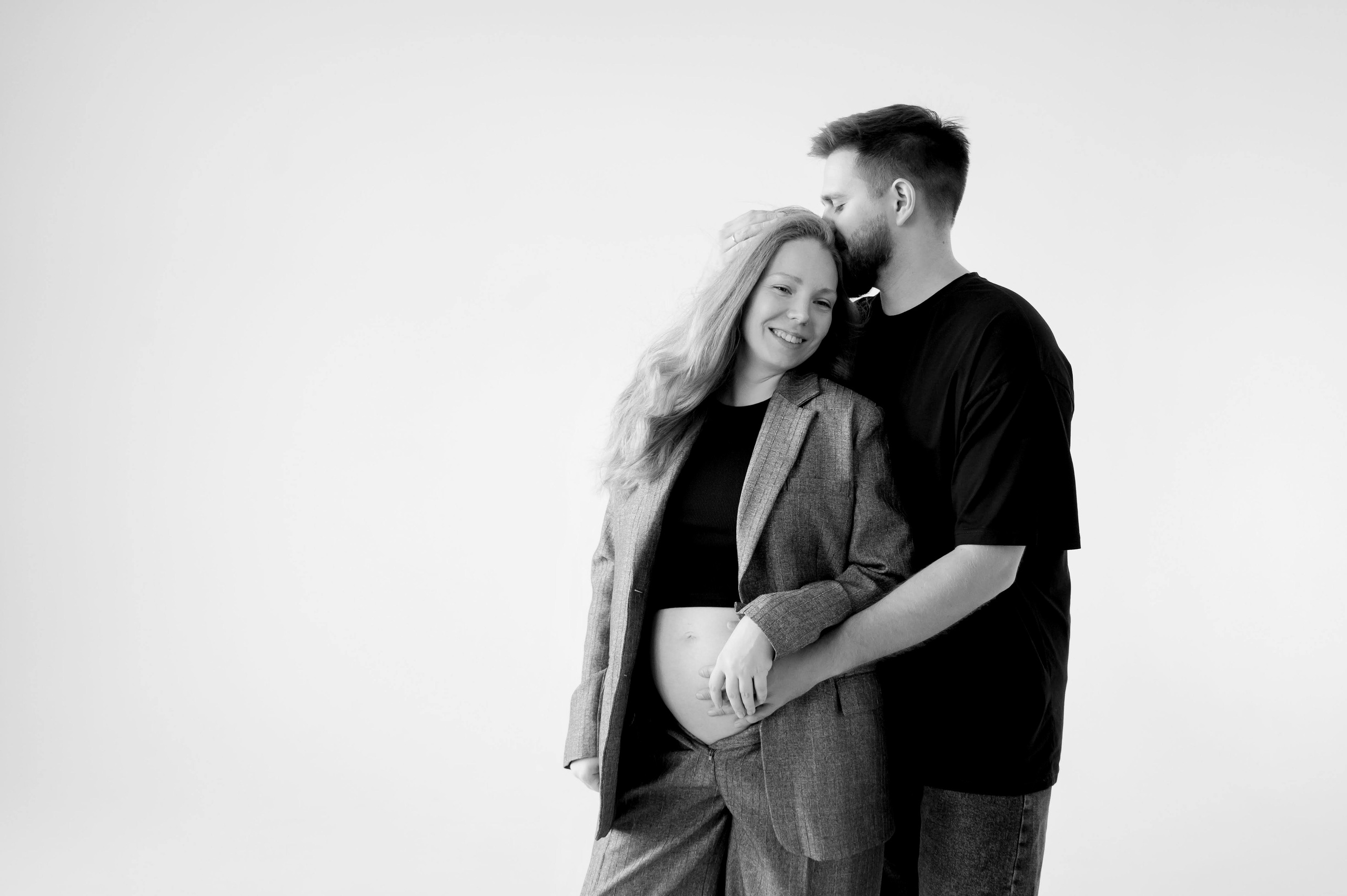 Профессиональный фотограф беременности в СПБ. Стильные фотосессии беременности в стиле минимализм и классическая фотография