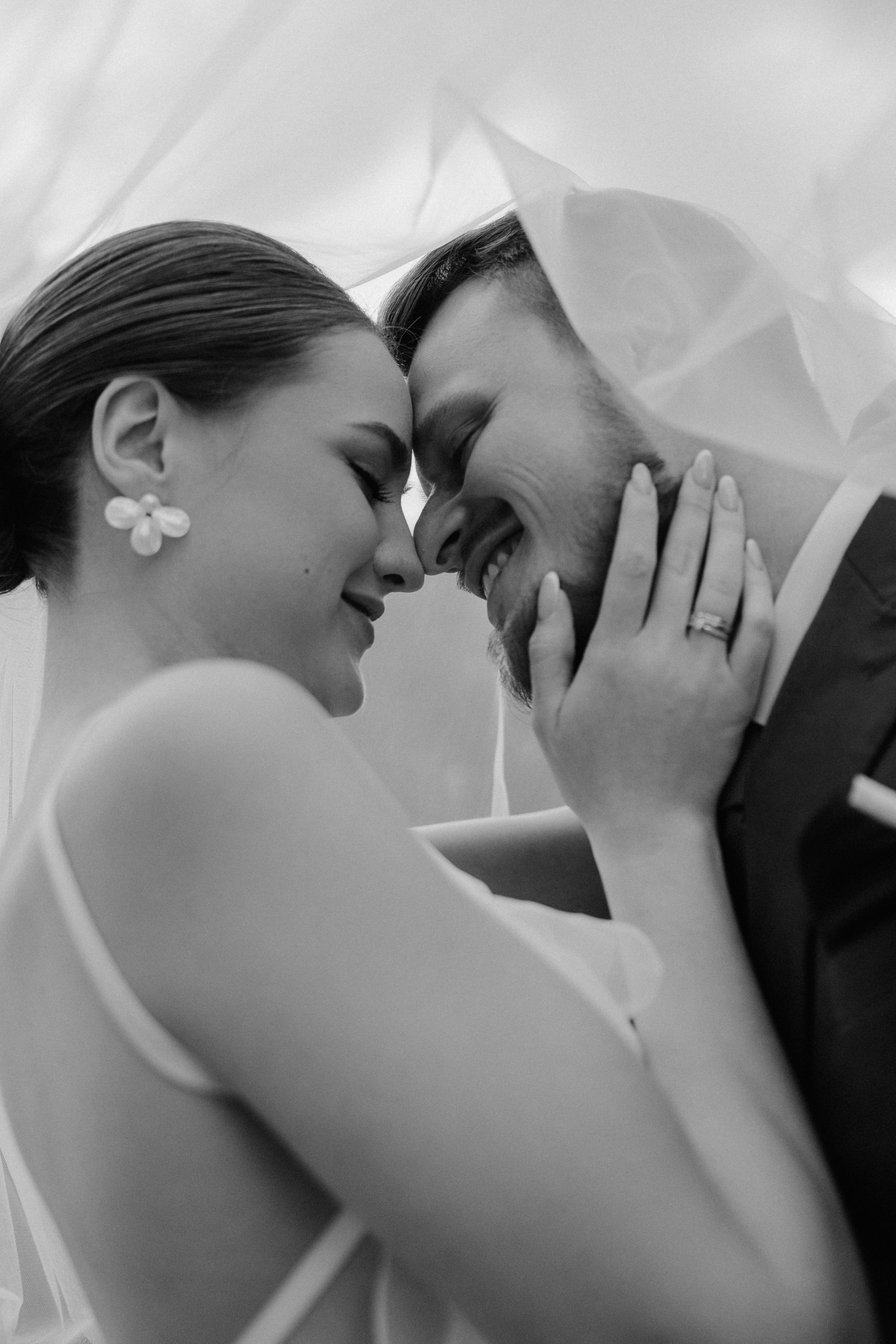 Ирина и Алексей | прогулка Котельническая наб. Свадебный фотограф Москва Анастасия Храмова