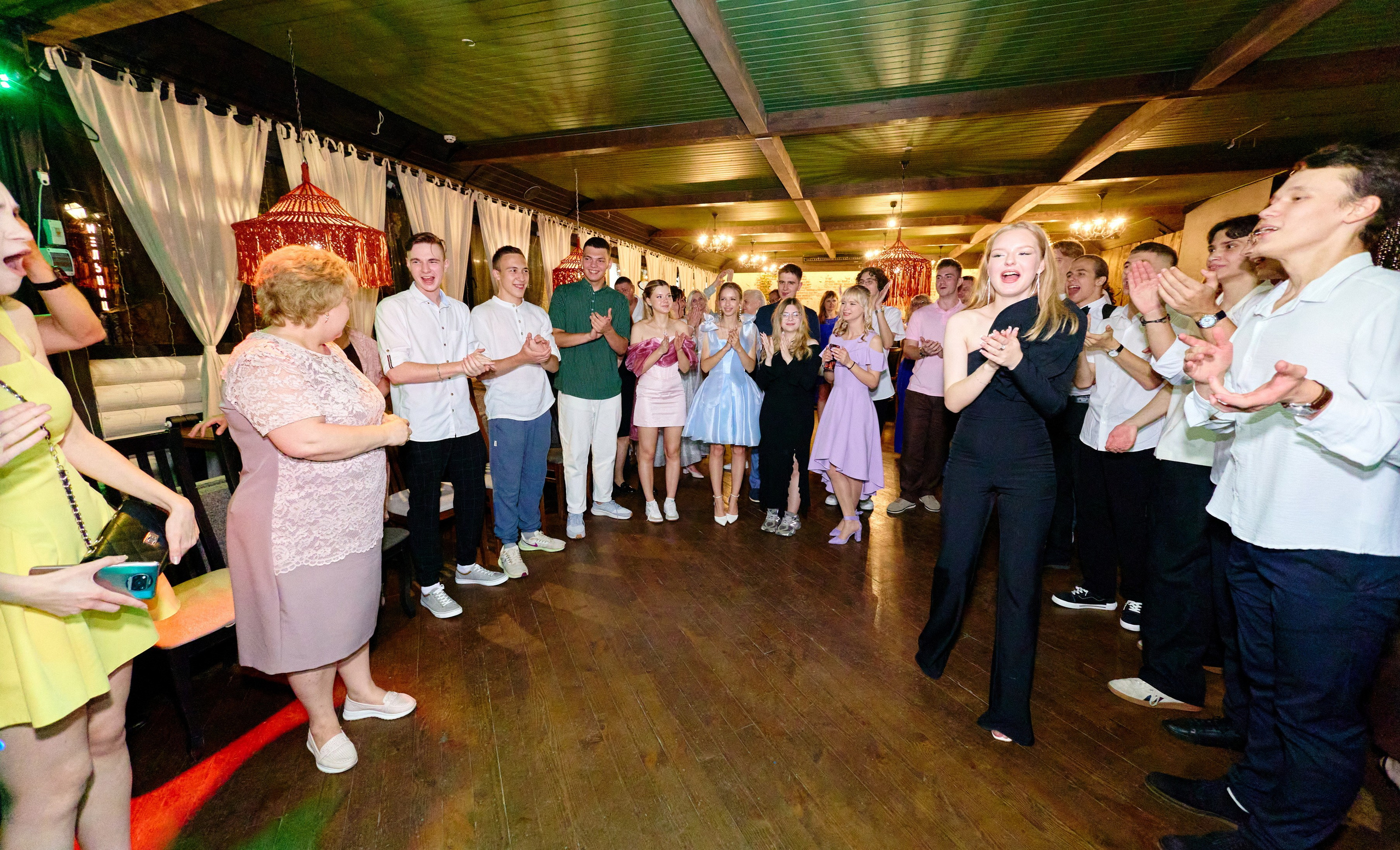 Выпускной 35 Сош. Фотограф Выпускные альбомы Таганрог Сергей Коробченко