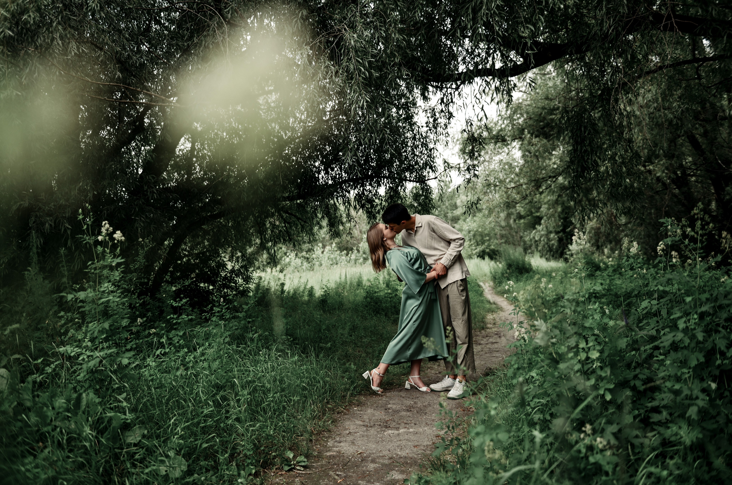 Love story прогулка вместе с песиком))). Свадебный, семейный, детский, контент фотограф в Омске Максим Ильин