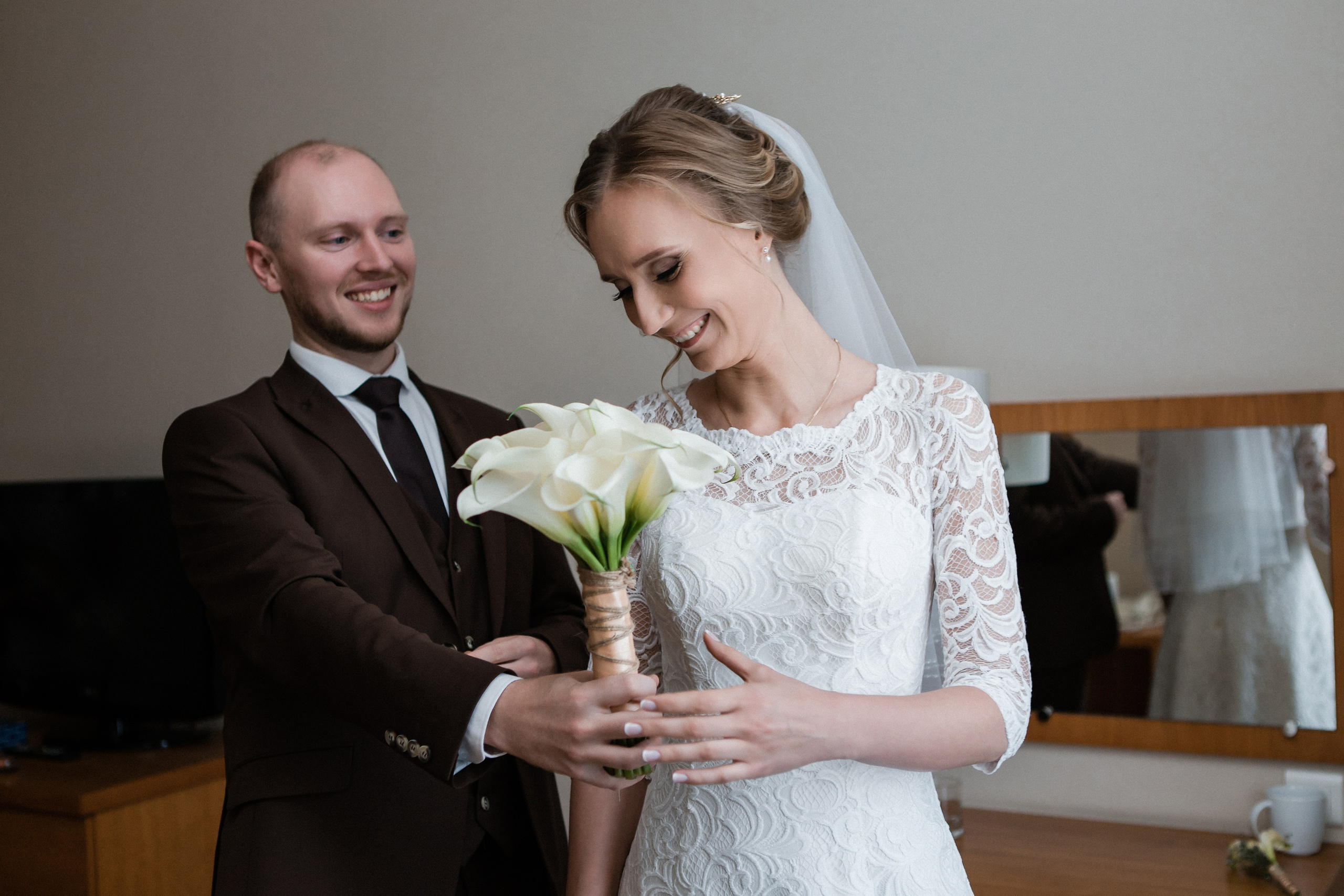 Свадебная фотосессия Сергея и Елены. Наш свадебный день. Видеосъемка и фотосъемка свадеб. Фотограф и оператор на свадьбу. Видеосъемка подкастов, собственная видео-фотостудии. Предметная фотосъемка