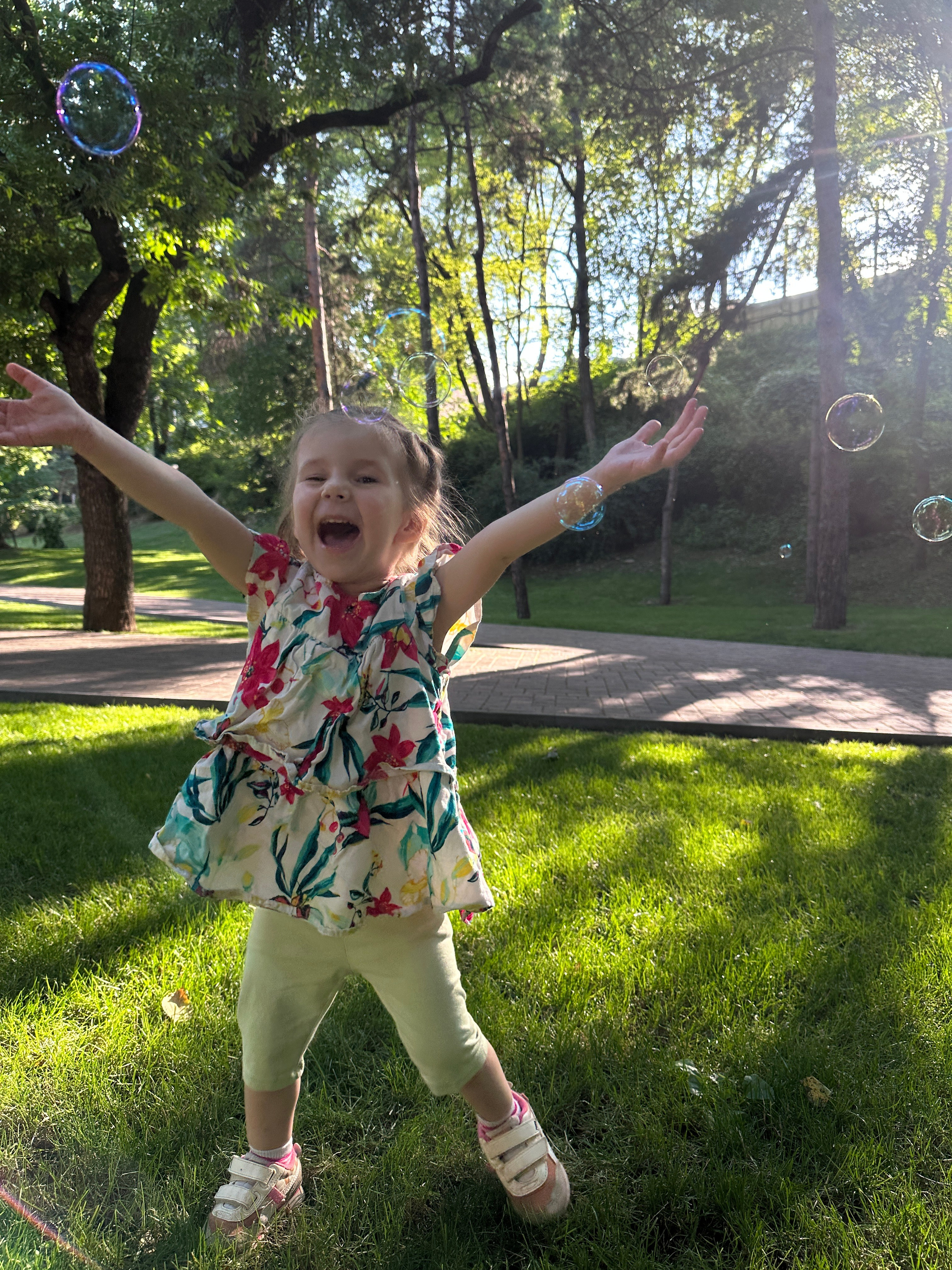 Дети. Смотри, красота!