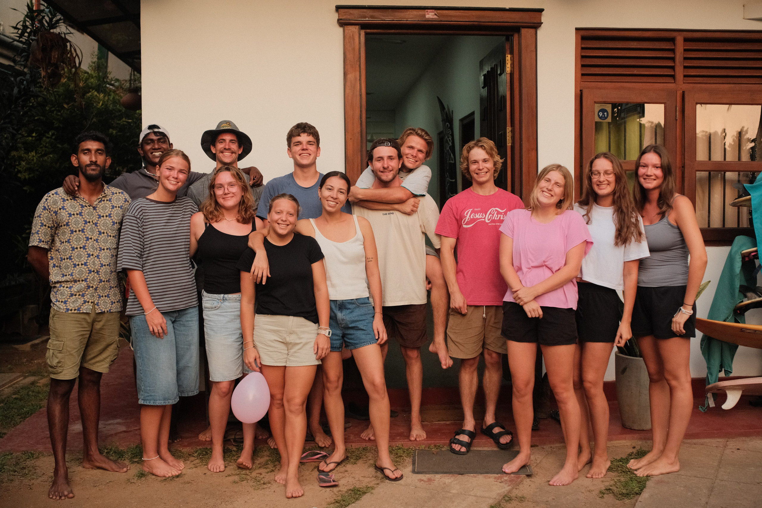 Volunteers. Creative travel photographer — Berg Daria