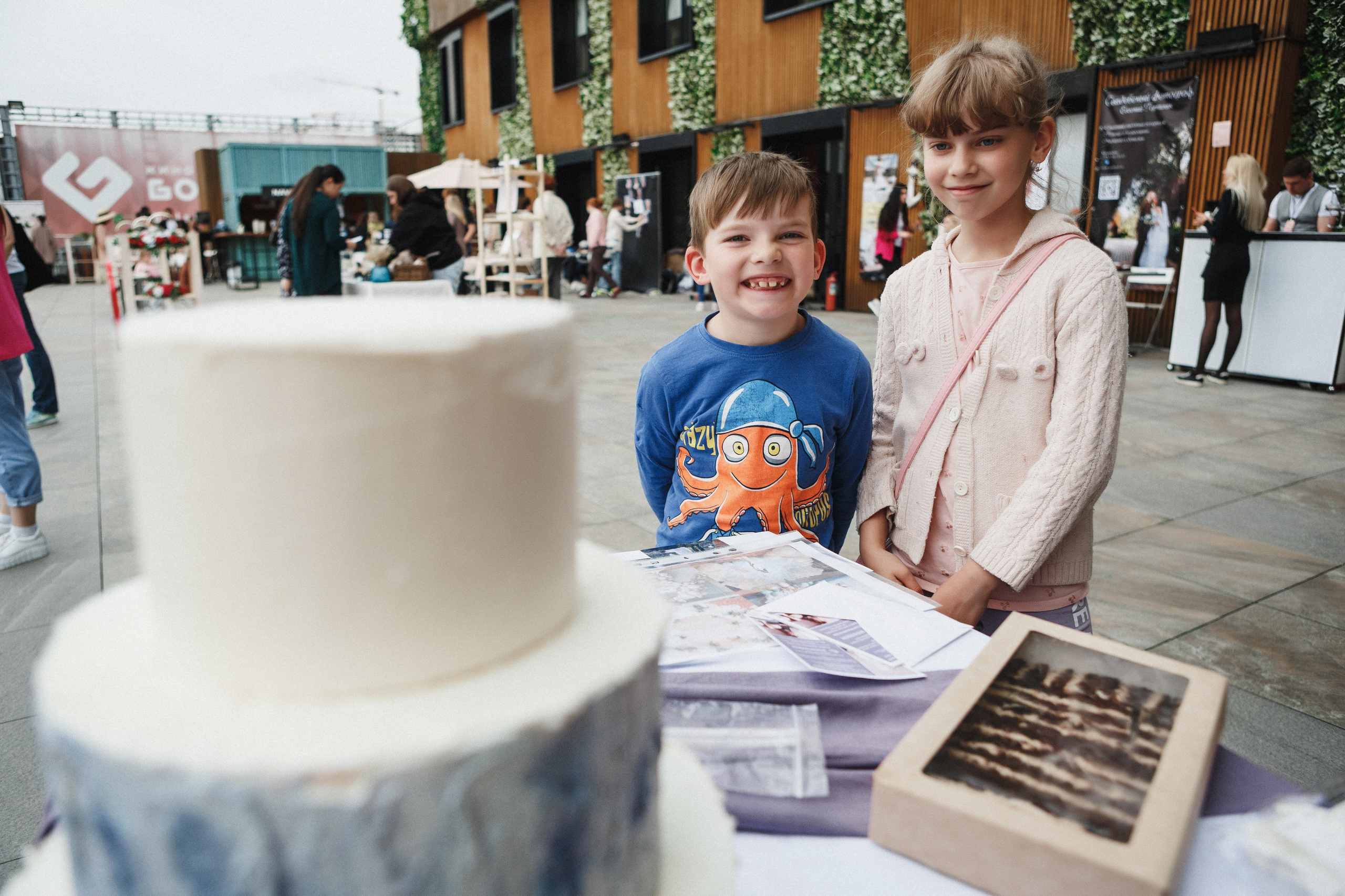 Моменты: Съёмка букета невесты в ТРЦ Большой, Ростов-на-Дону. Свадебный и семейный фотограф в Таганроге Бакарюк Антон