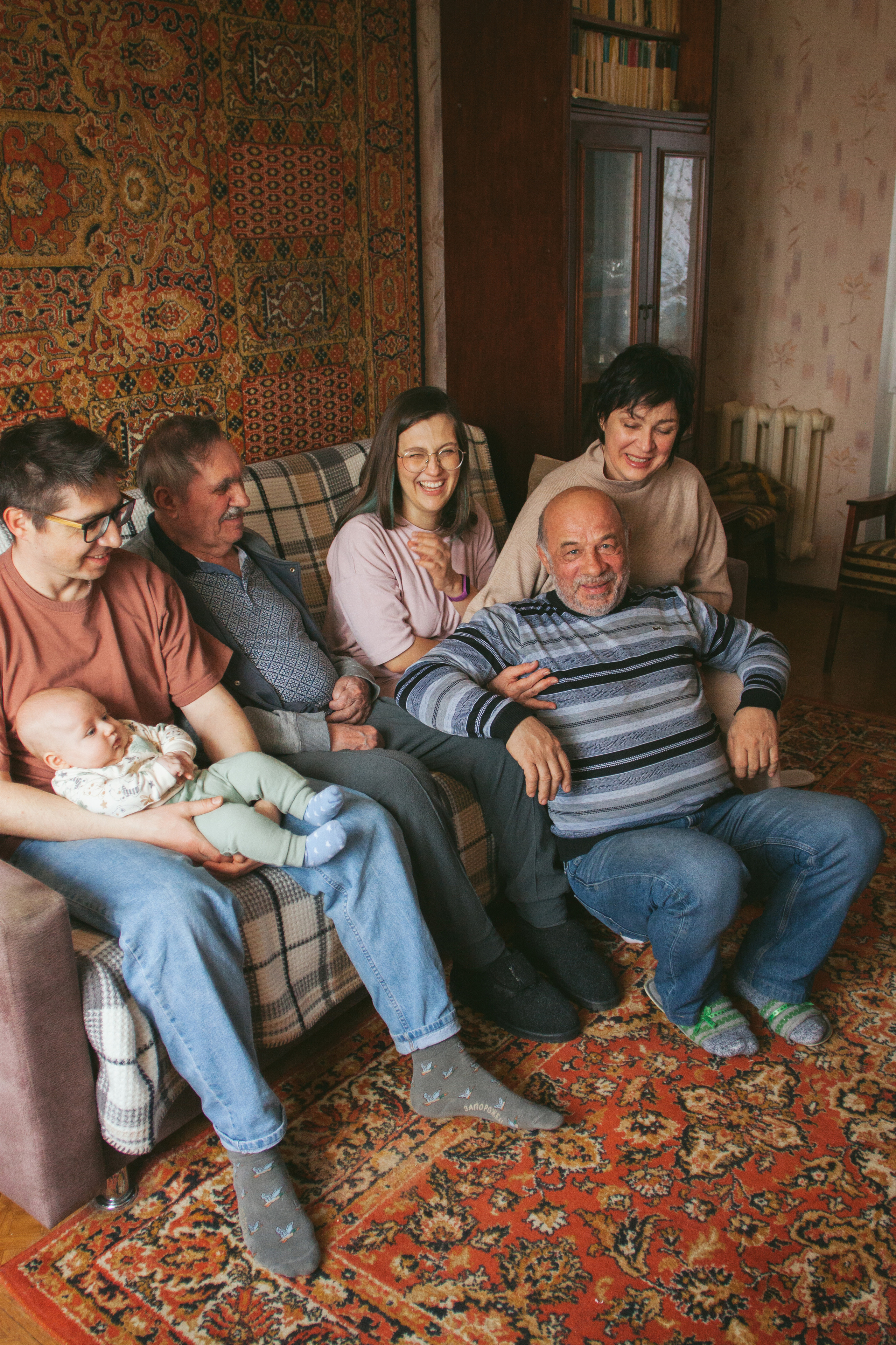 Семейная фотосессия с прадедушкой, бабушкой и родителями. Психолог Онлайн и в Симферополе Елена Федорина