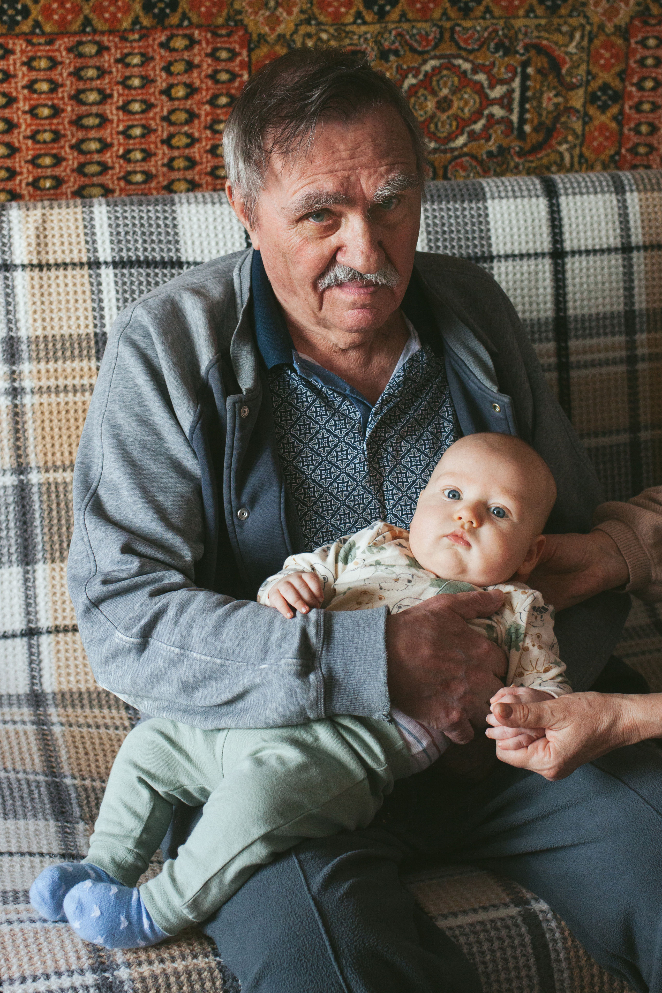Семейная фотосессия с прадедушкой, бабушкой и родителями. Психолог Онлайн и в Симферополе Елена Федорина