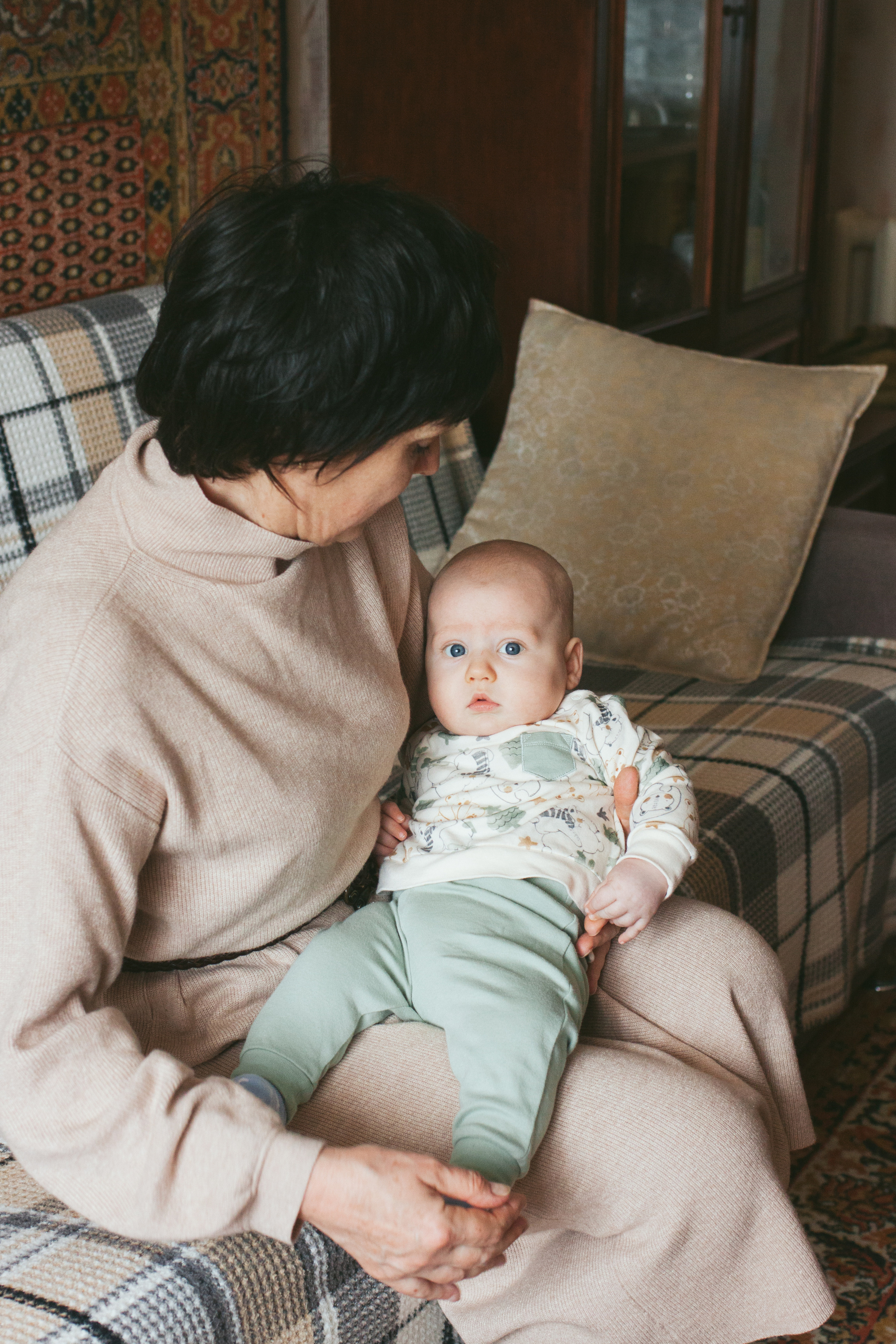 Семейная фотосессия с прадедушкой, бабушкой и родителями. Психолог Онлайн и в Симферополе Елена Федорина