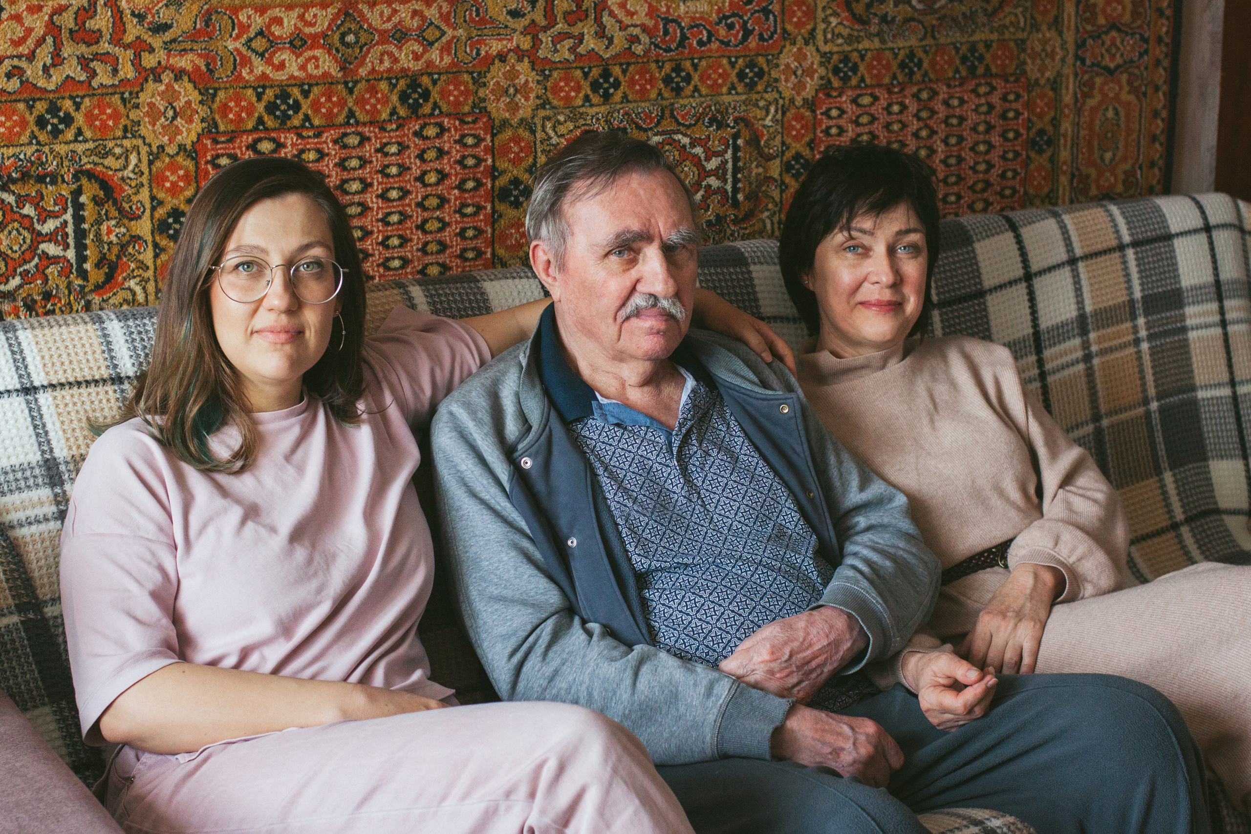 Семейная фотосессия с прадедушкой, бабушкой и родителями. Психолог Онлайн и в Симферополе Елена Федорина