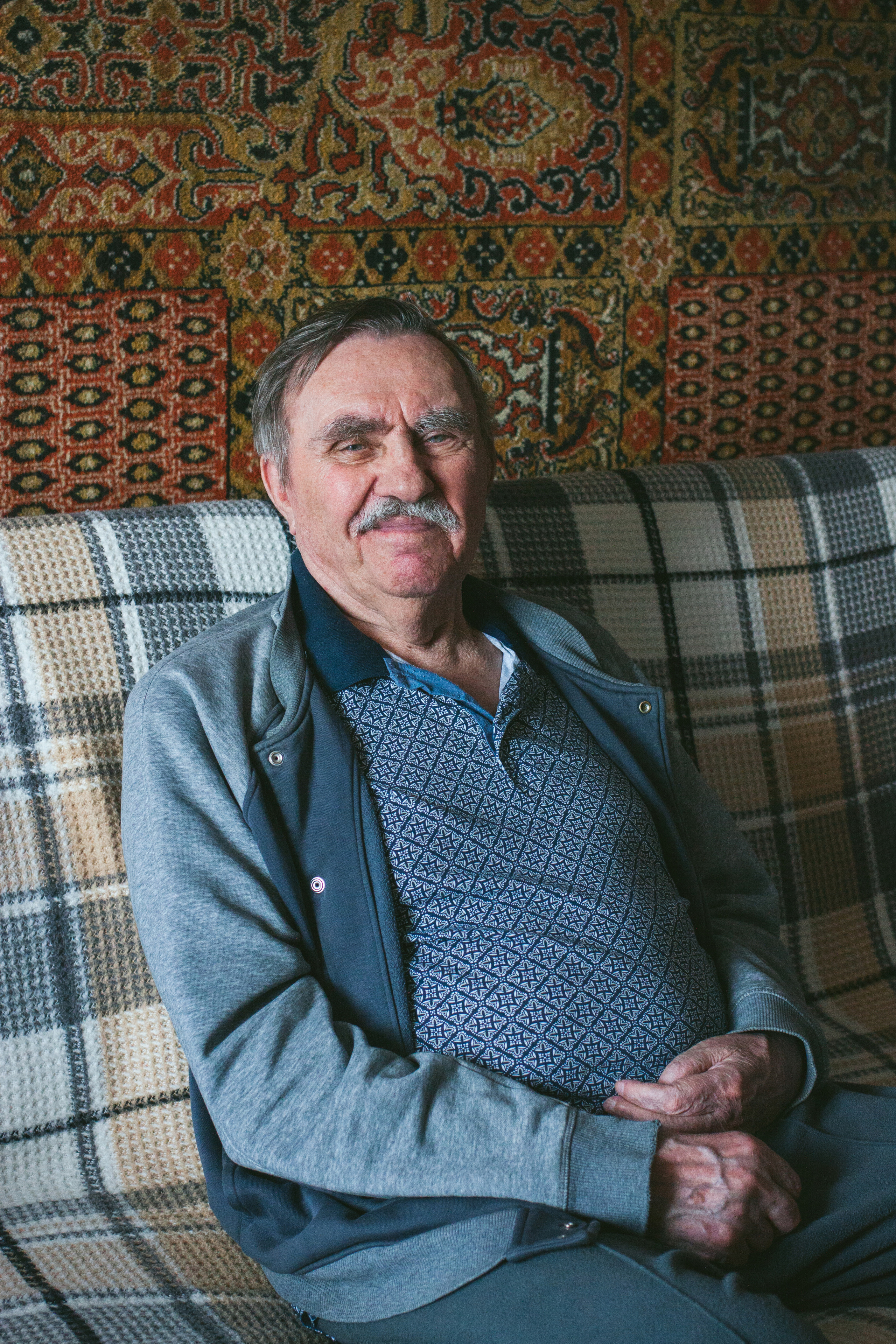 Семейная фотосессия с прадедушкой, бабушкой и родителями. Психолог Онлайн и в Симферополе Елена Федорина