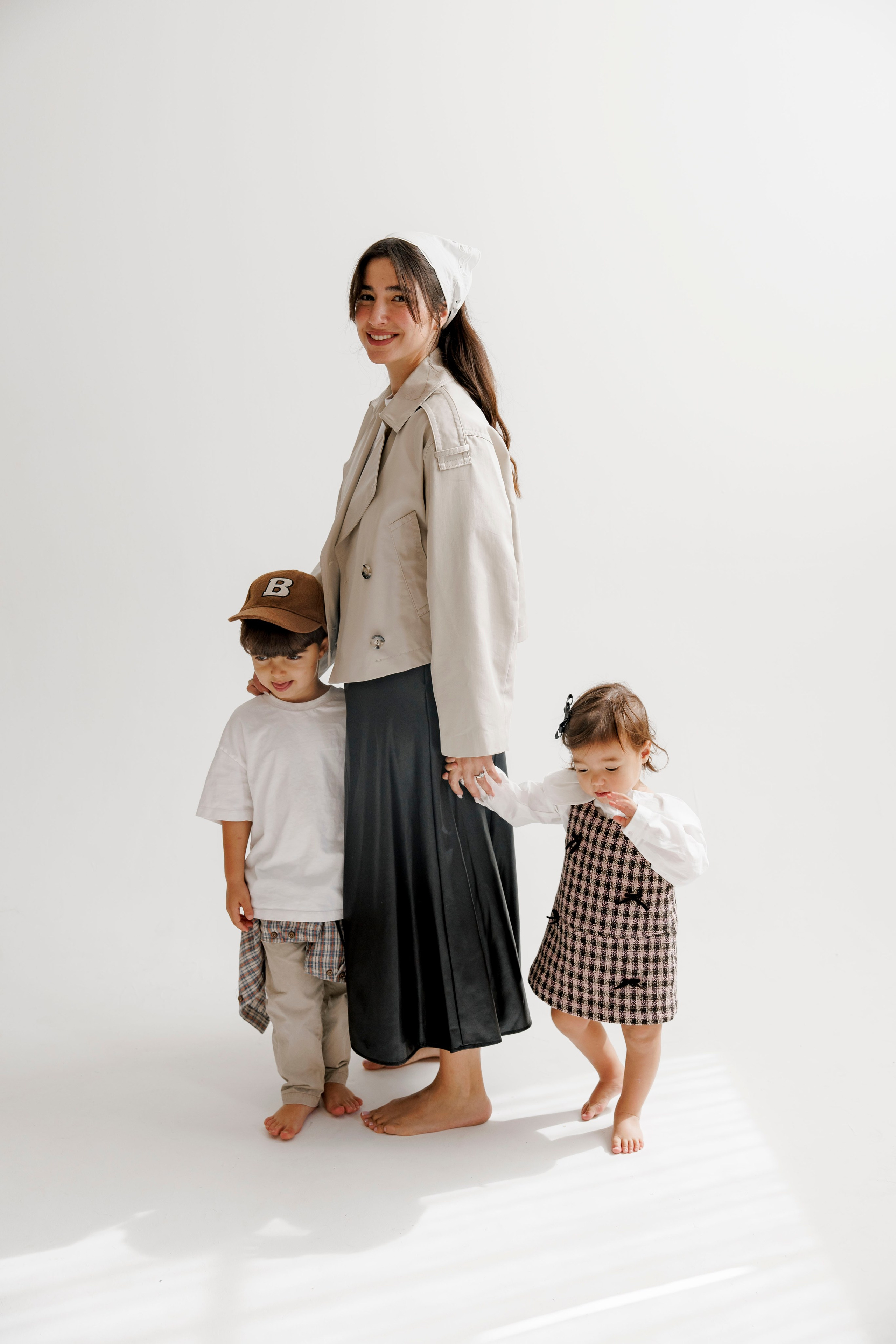 Family photoshoot inside the studio. Wedding and family photographer