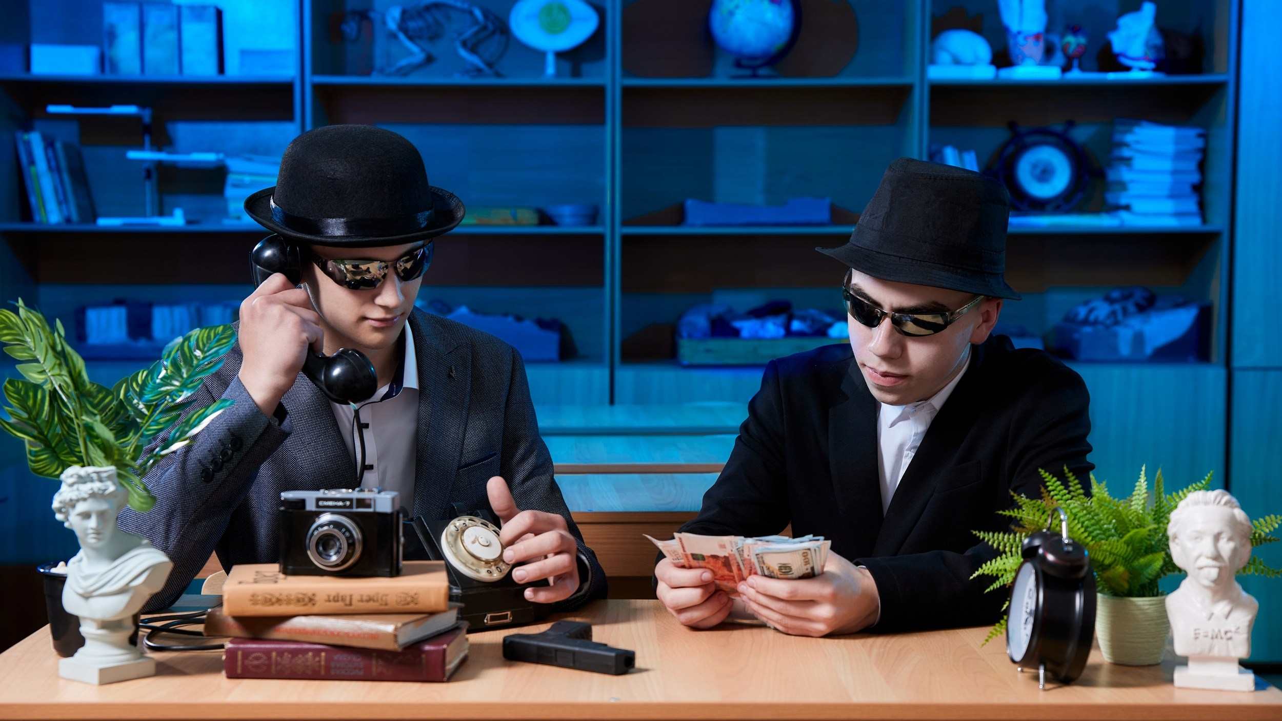 ШКОЛА. ЦВЕТНОЙ СВЕТ. Фотограф Татаринов Андрей (Донецк / Макеевка)