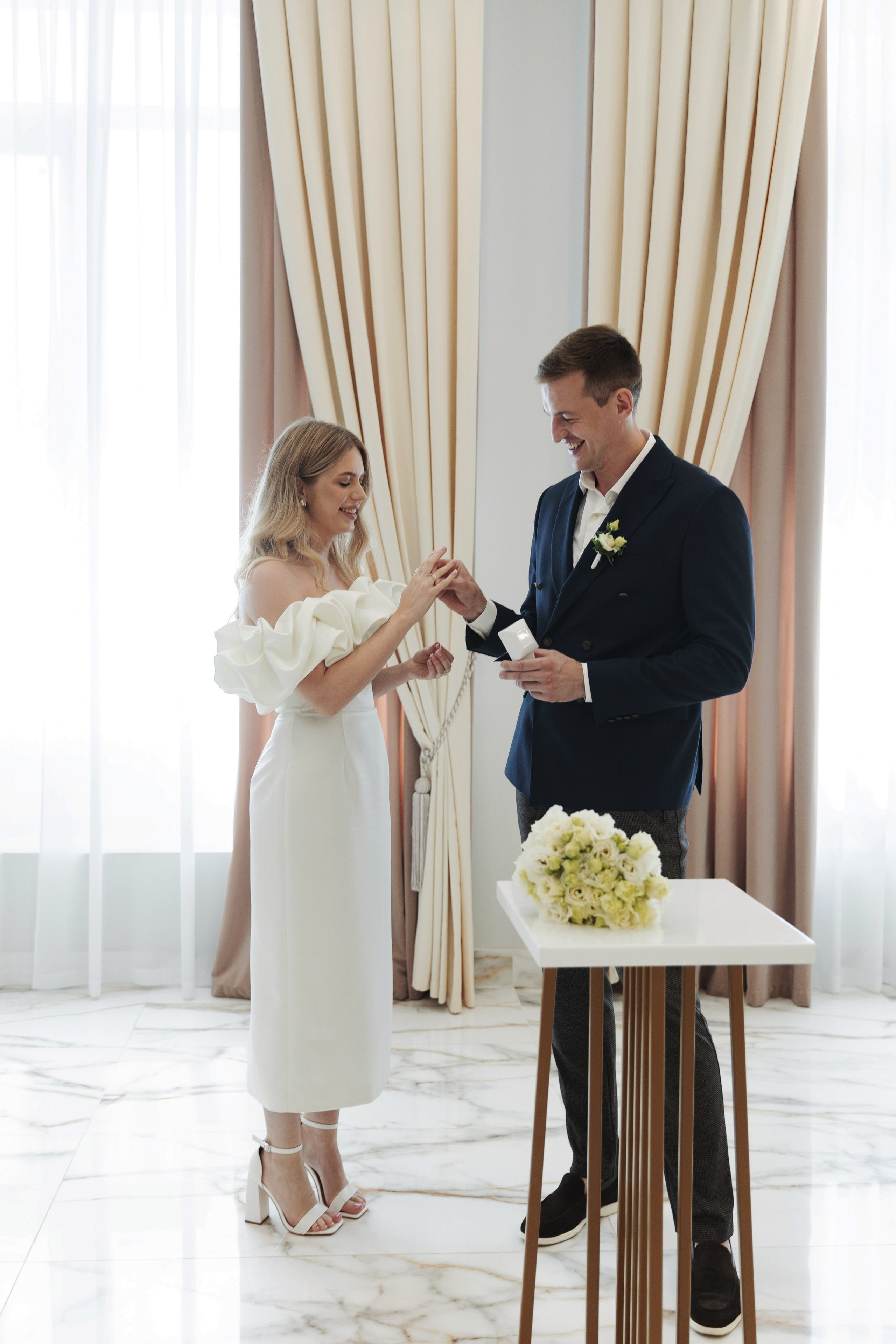 Свадебная фотосессия на Котельнической набережной и в парке Царицыно, Роспись в Шипиловском ЗАГСе. Свадебный фотограф Москва Анастасия Храмова