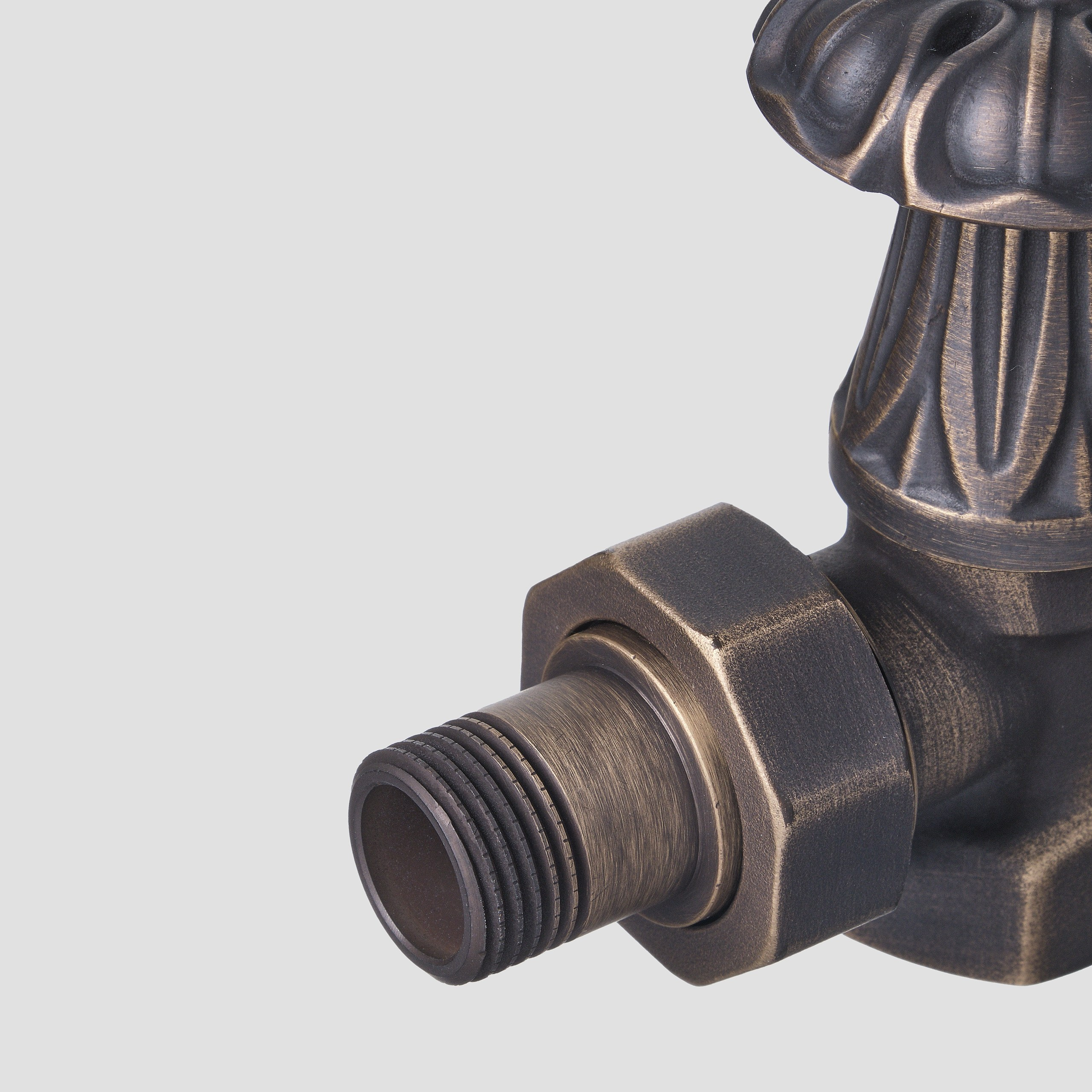 Предметные фотографии вентилей и запорной арматуры