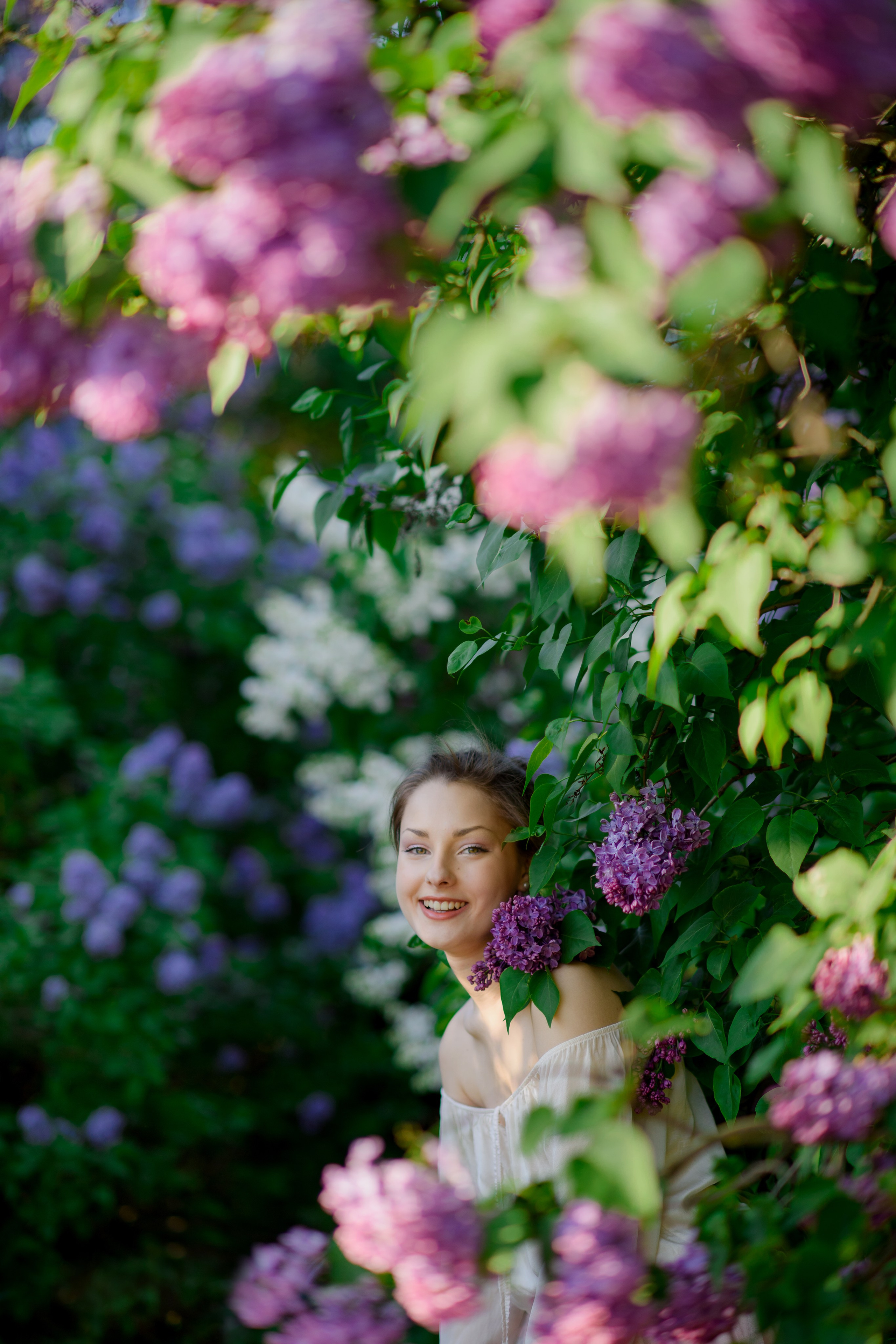Фотосессия в сиреневом саду. Главная