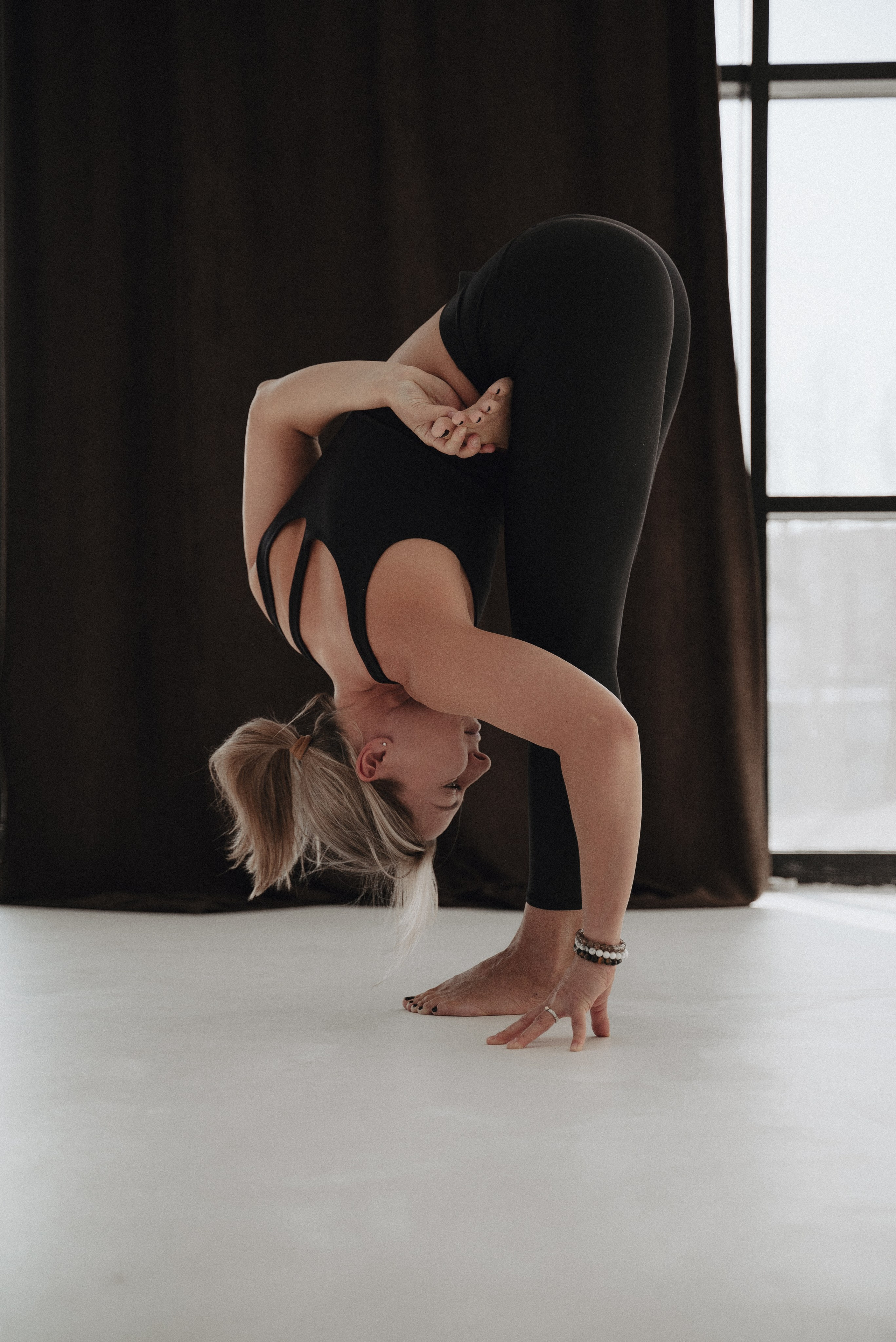 Елена Шахова, йога-тичер. Екатерина Курбанова. Женский фотограф