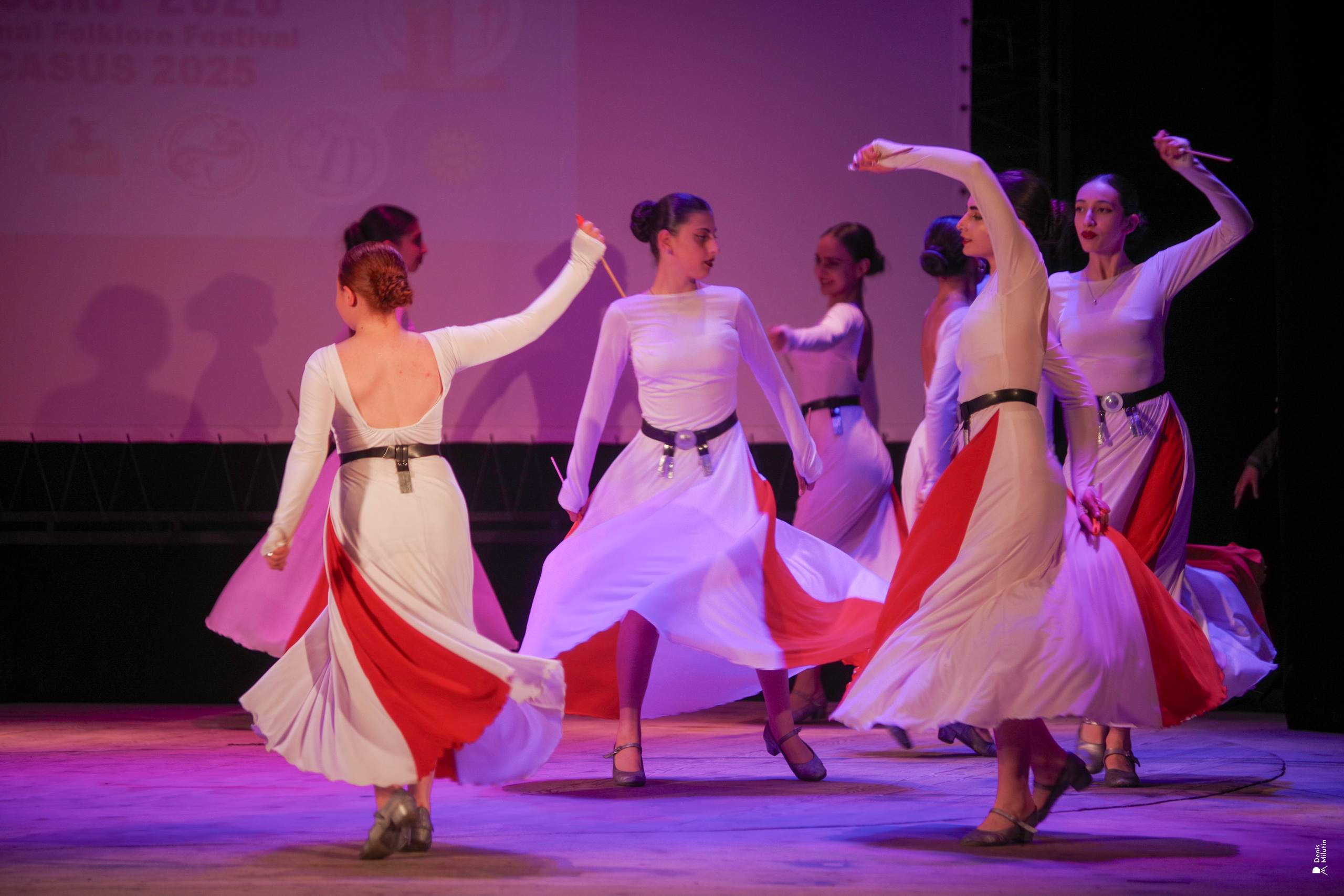 Танцы в прекрасном Они. Портретный фотограф Денис Милютин