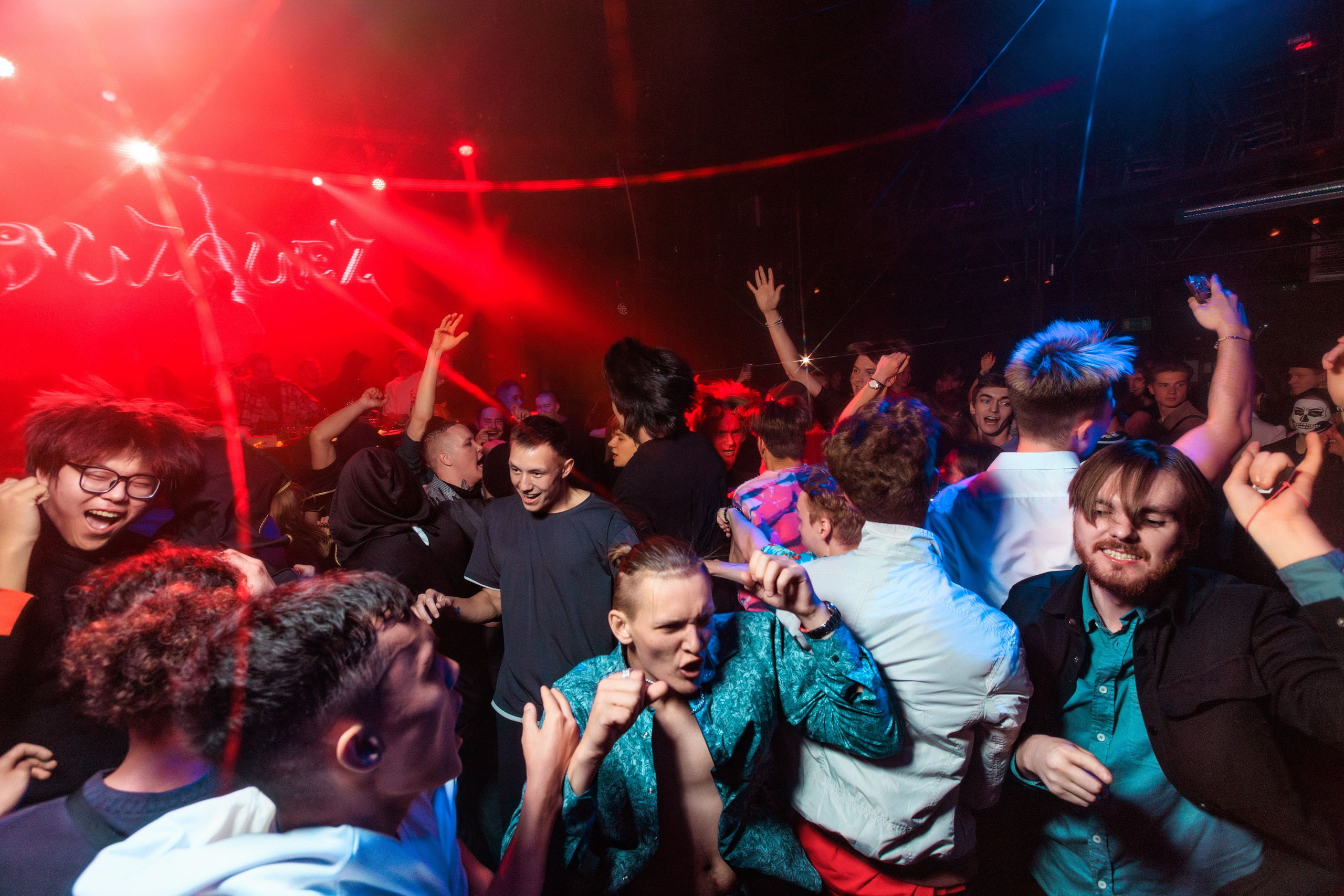 Halloween Svoboda Rave. Репортажный фотограф Екатеринбург | Яркий, качественный репортаж | Концерты, клубы, репортаж, праздники, корпоративы