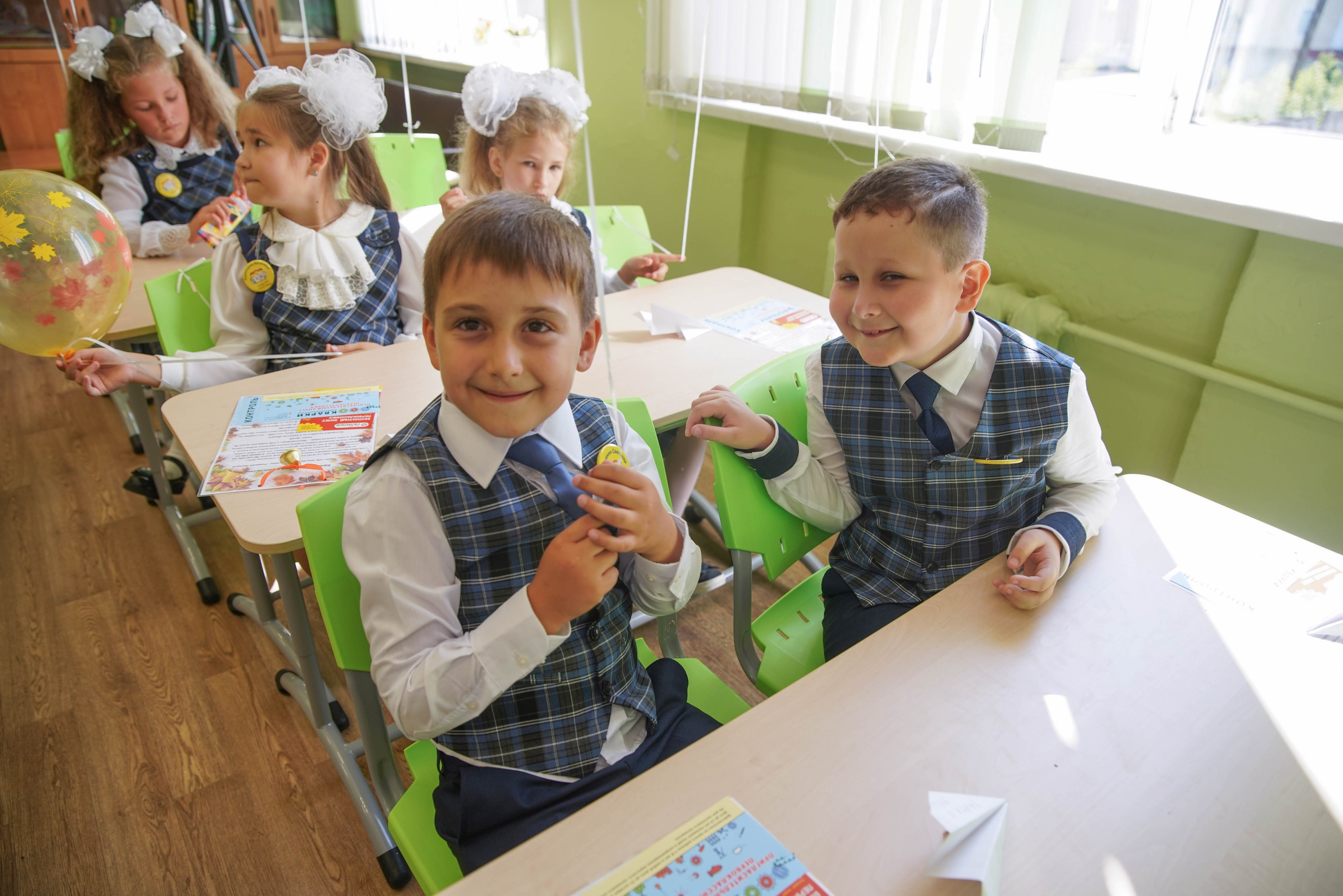 Первый класс линейка, в классе, портреты. Семейный и детский фотограф в Нижнем Новгороде