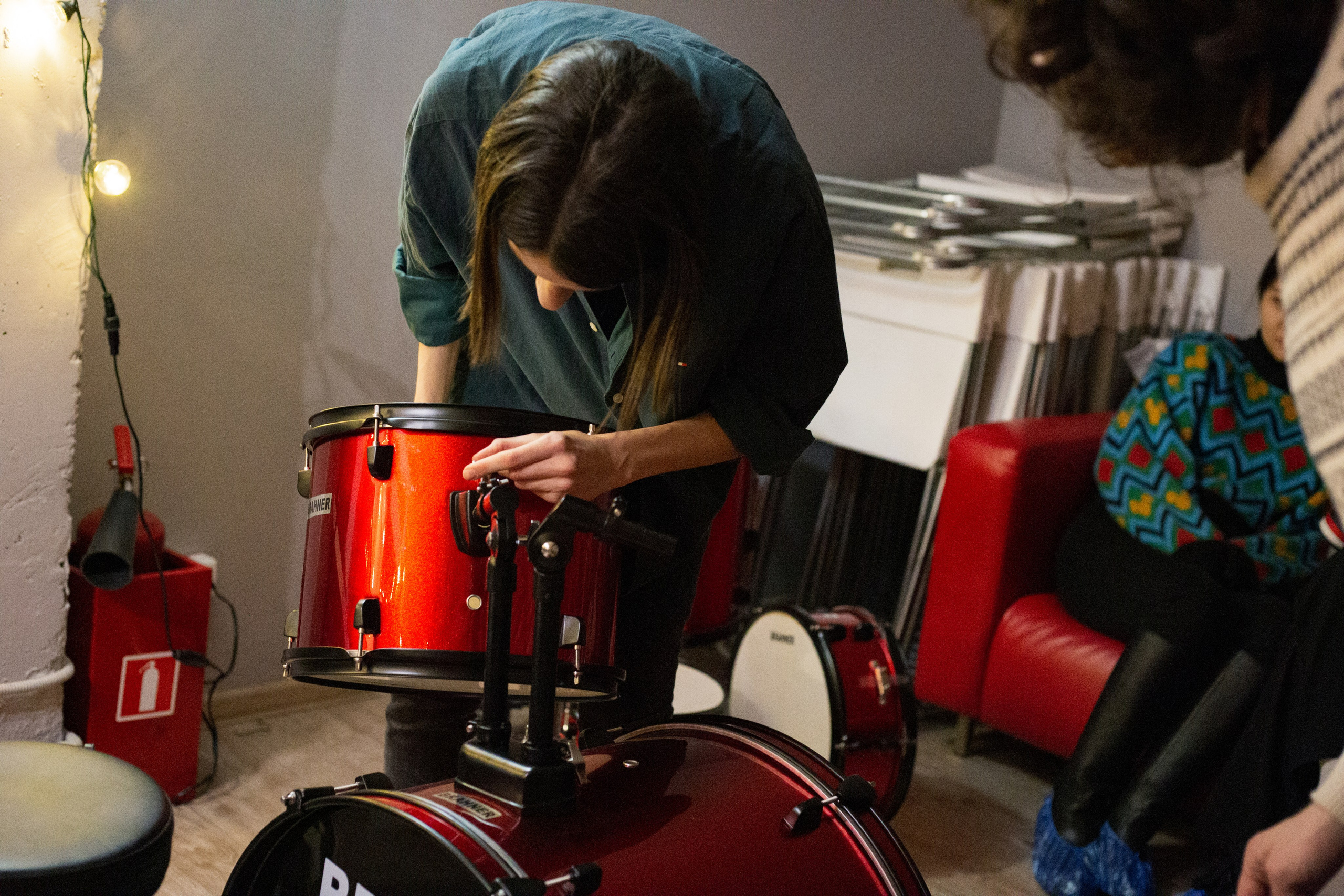 Мастер-класс в школе (барабан). Портретный фотограф в Москве Афанасьева Вера