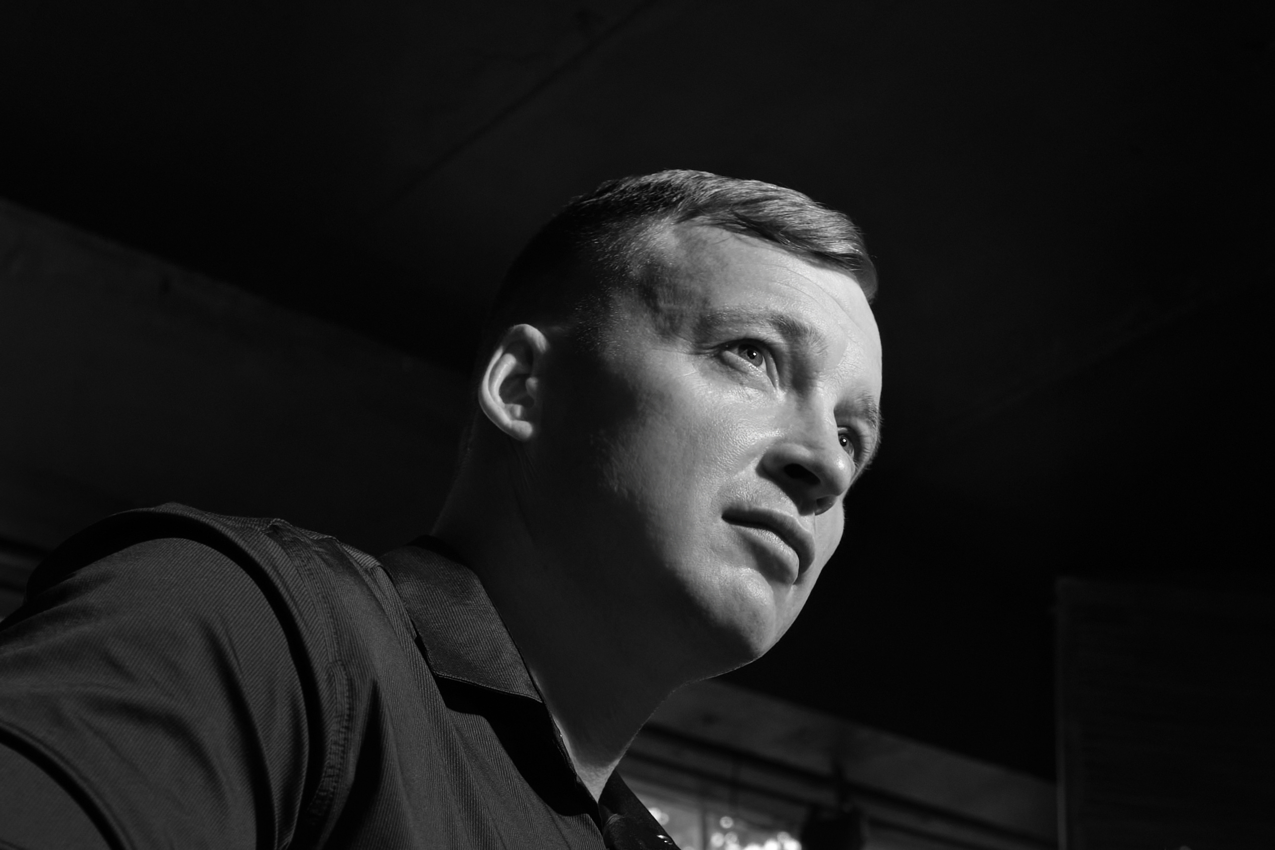 Фотосессия с гитарой в студии