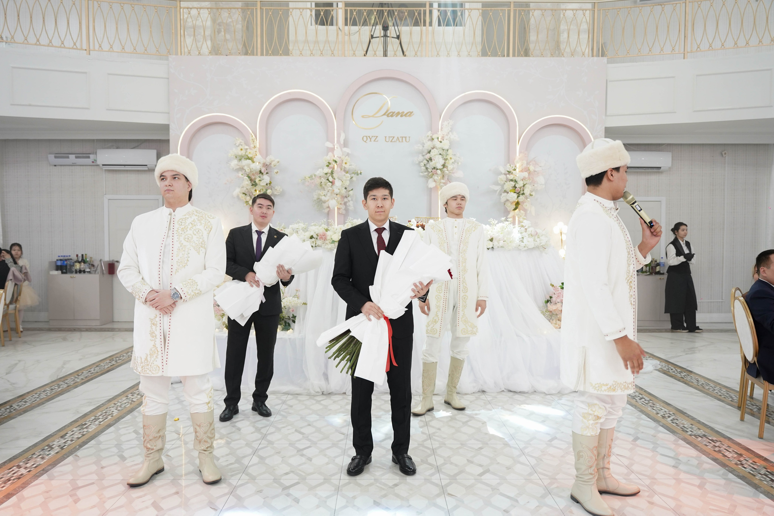 Dana uzatu. Фотограф Ернар Ержанов