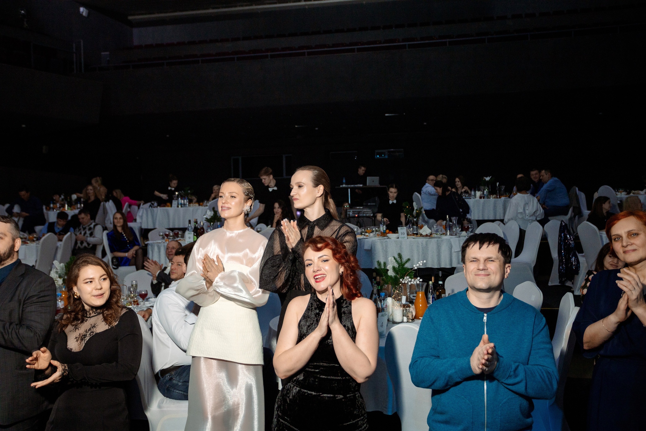 РЕПОРТАЖ: НОВЫЙ ГОД В ДК МЕТАЛЛУРГ. Профессиональный фотограф в Ижевске Леша Петров