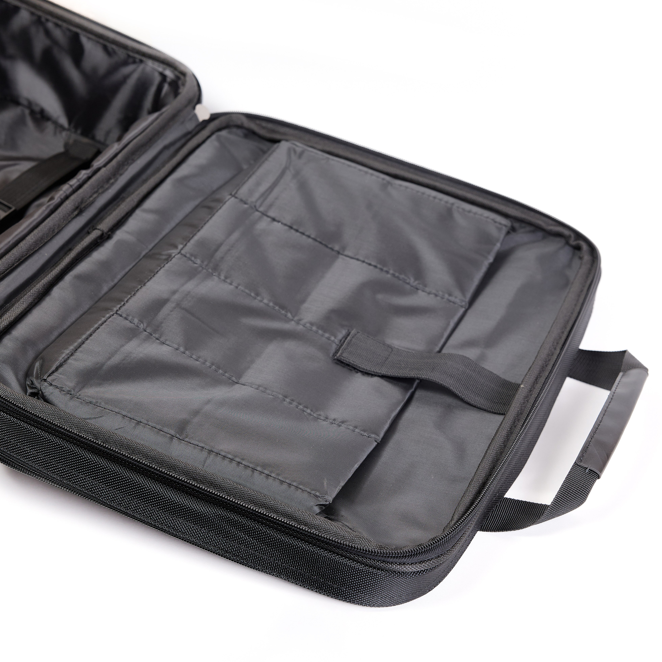 Чемодан «Voyage Core». Предметный и репортажный фотограф Алексей Кротов