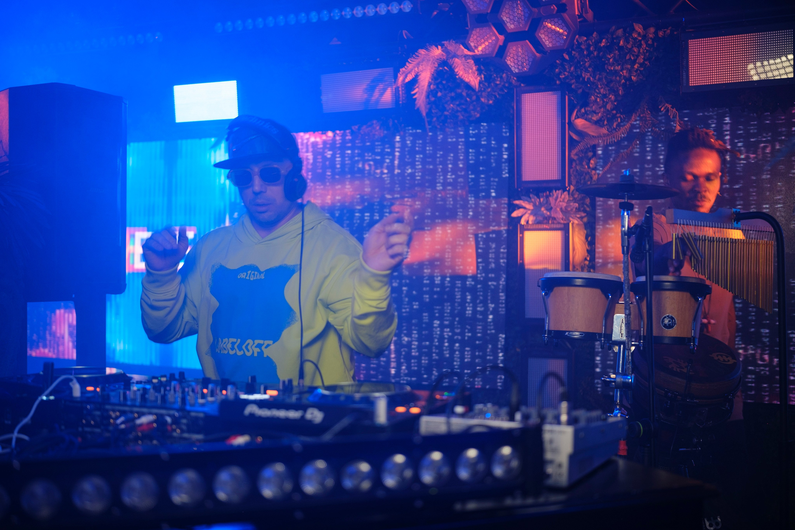 Embargo 2/03. Главная