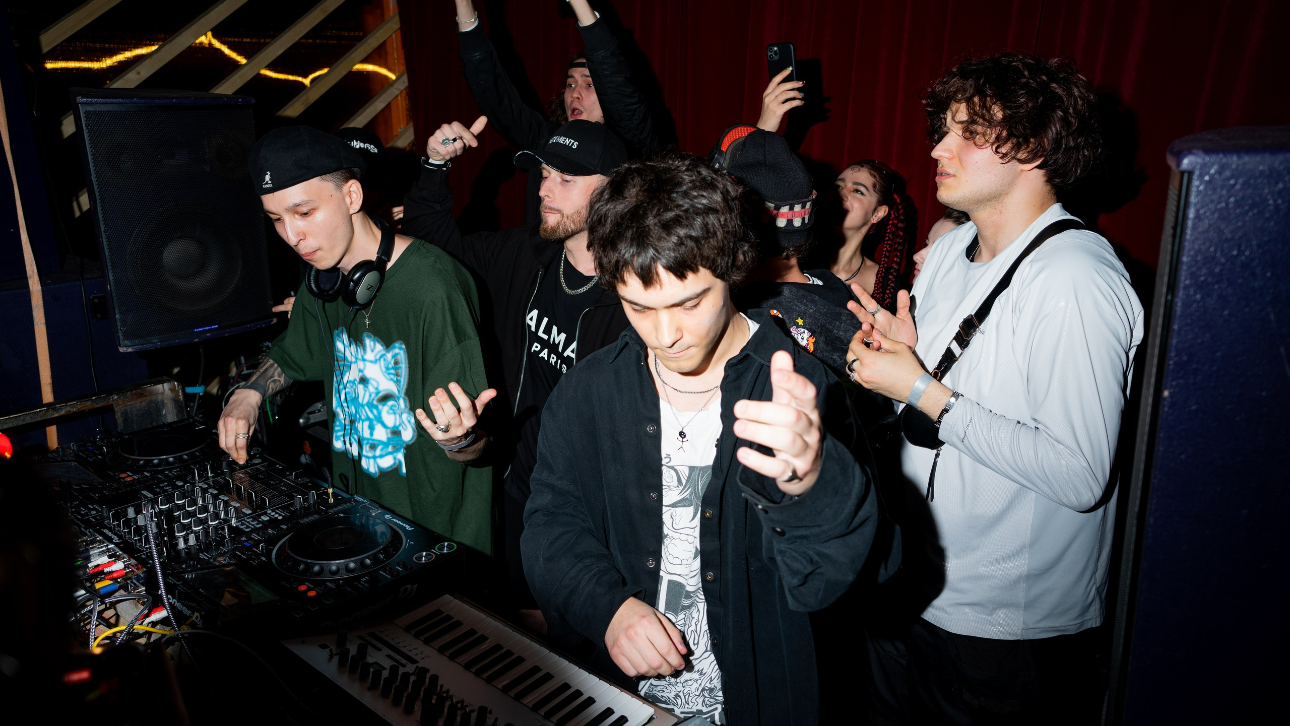 Plast X Vibe Room. Коммерческий и репортажный фотограф в Санкт-Петербурге — Туся Сушка