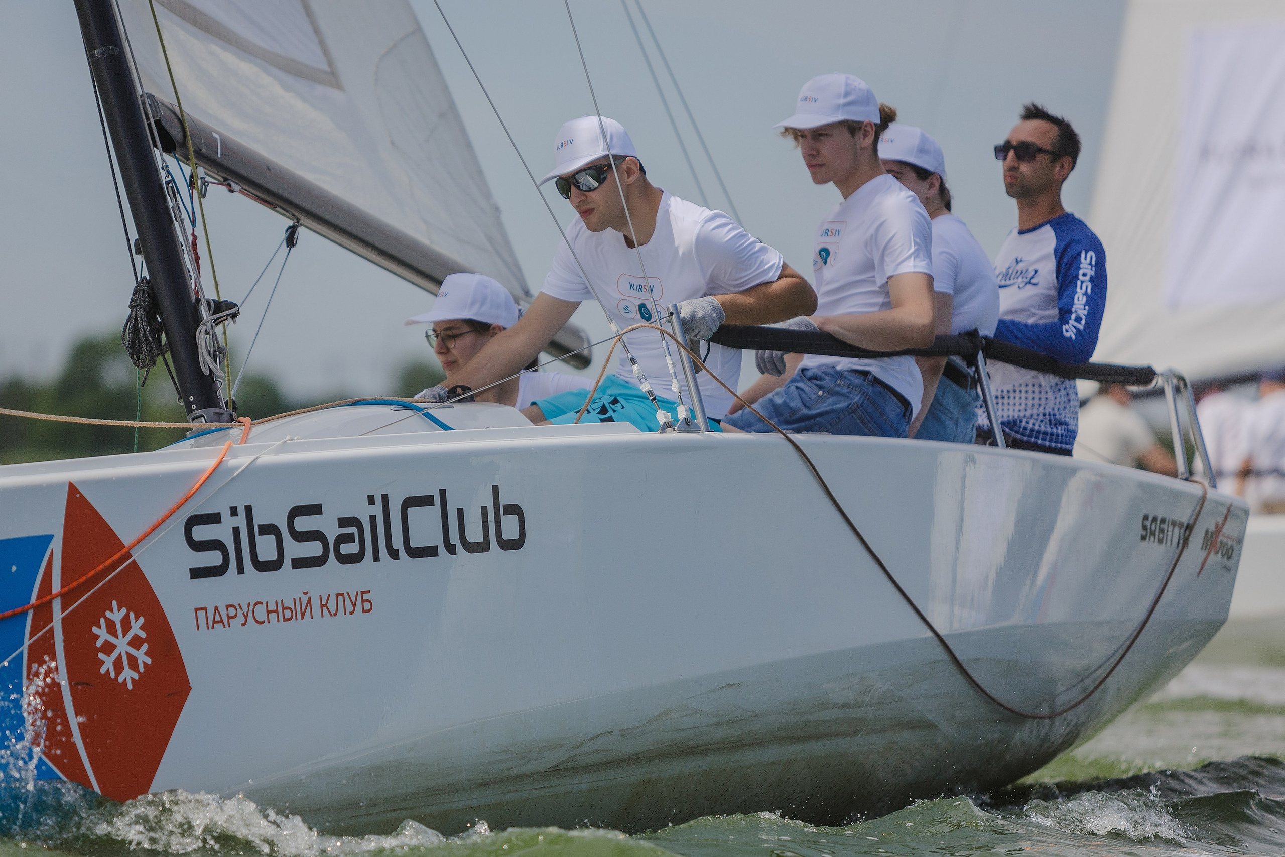 ЯХТИНГ. Roman Photo