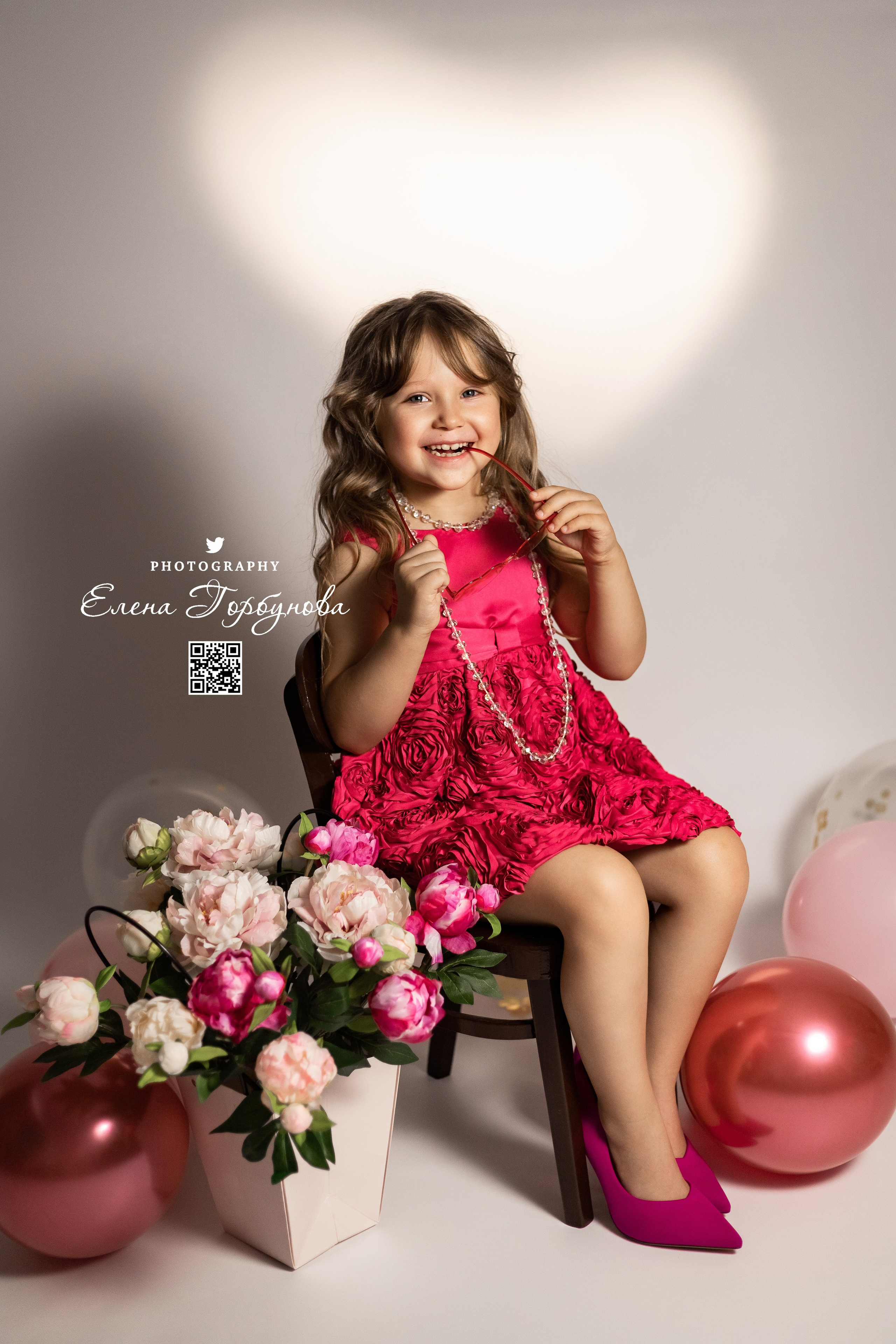 «Модница в розовом» В моей студии. Вероника и Александра. 2024. Фотограф Пермь. Свадьбы. Семья и дети, школа, д. сад. Фотокниги