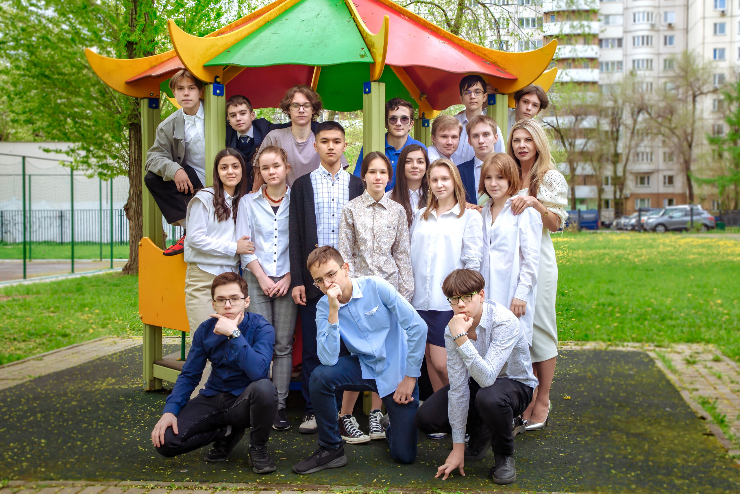 Групповые фото 9 и 11 класс