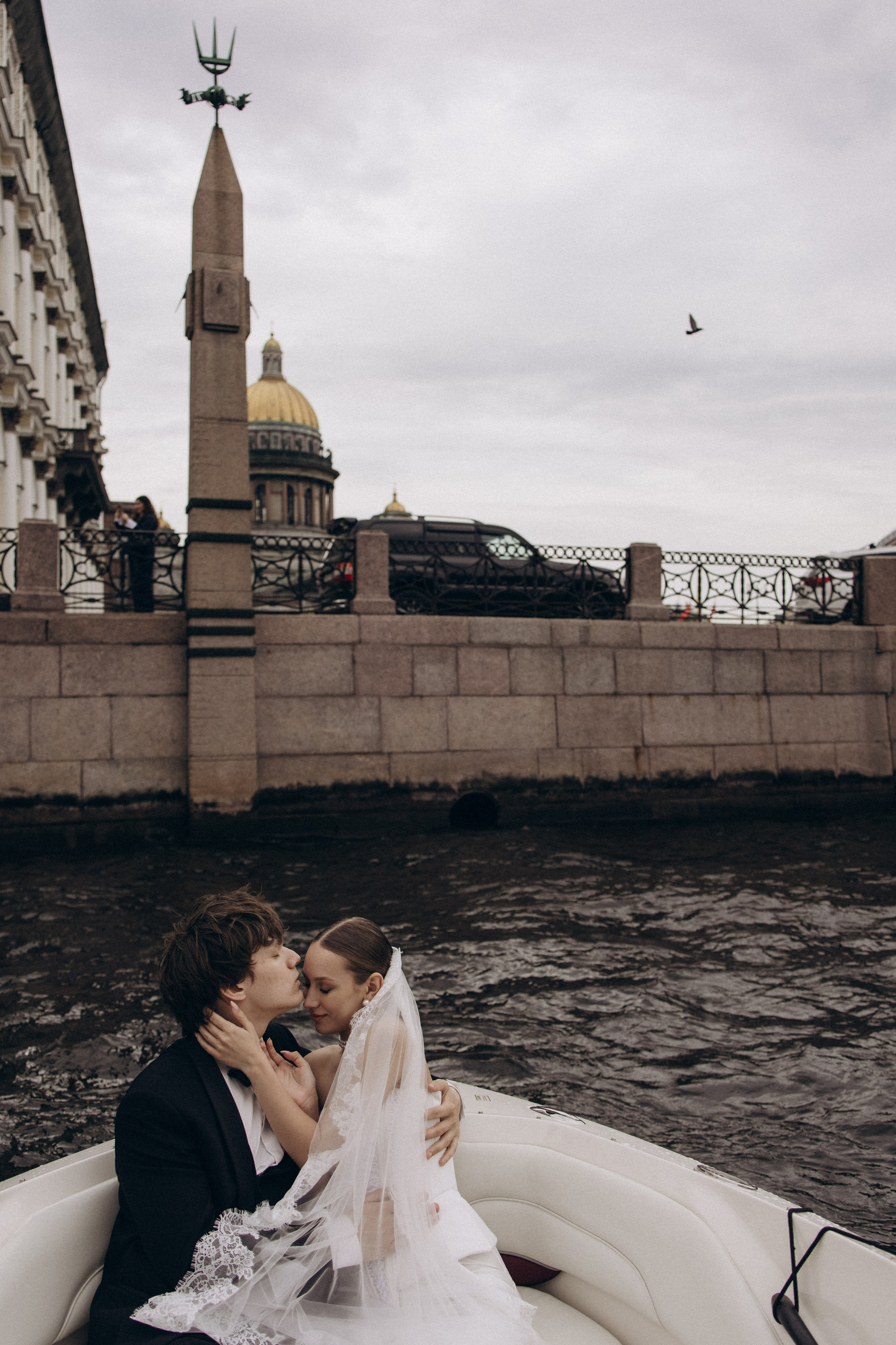 Свадебная прогулка на катере. Семейный и свадебный фотограф в Санкт-Петербурге Екатерина Васильева