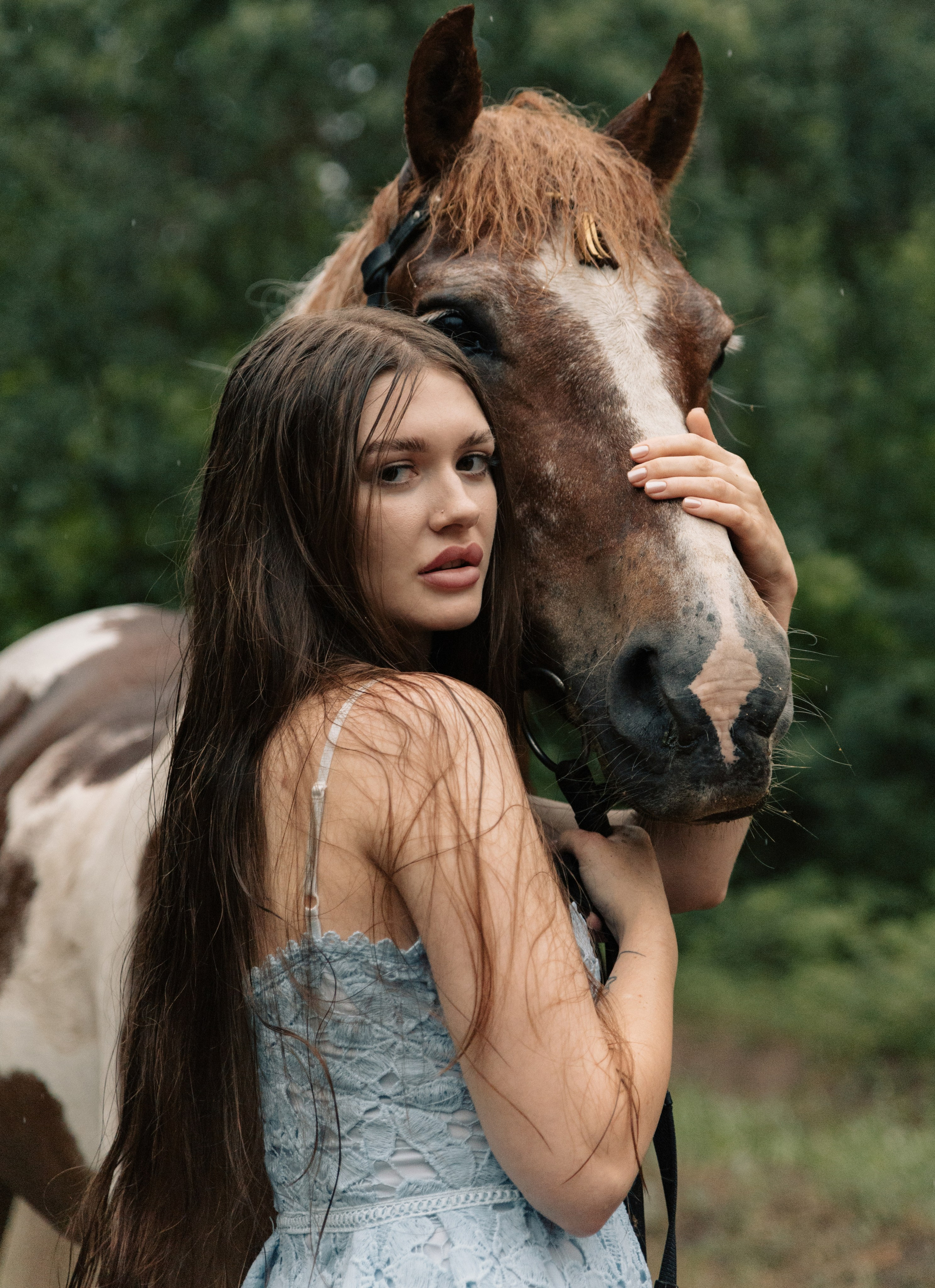 Съемка с лошадью под дождем. Семейный и конный фотограф в Краснодарском крае и Адыгее