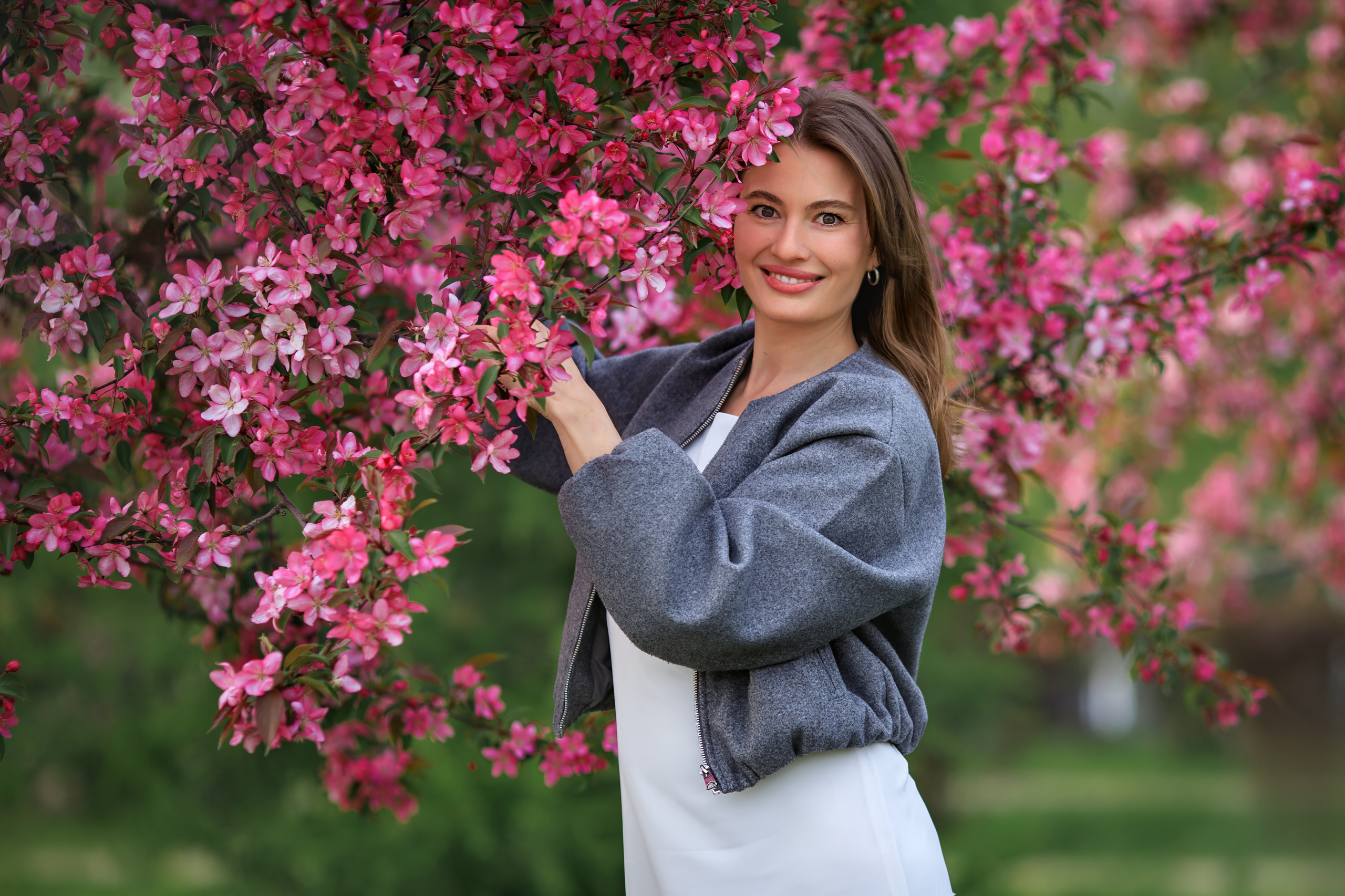 Фотосессии в цветущих садах и в полях цветов. Фотограф в Москве